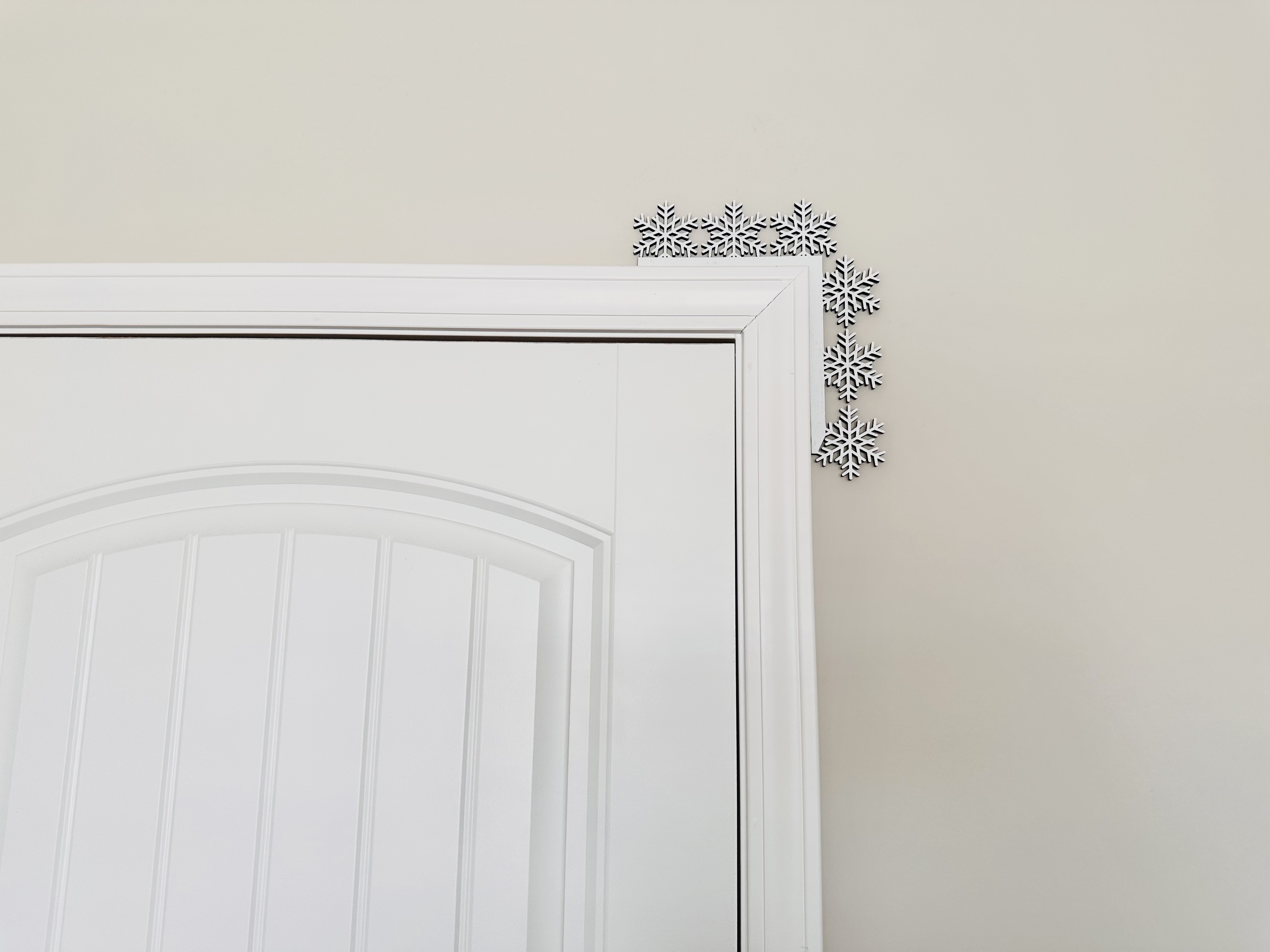 Corner Door Display - Snowflakes