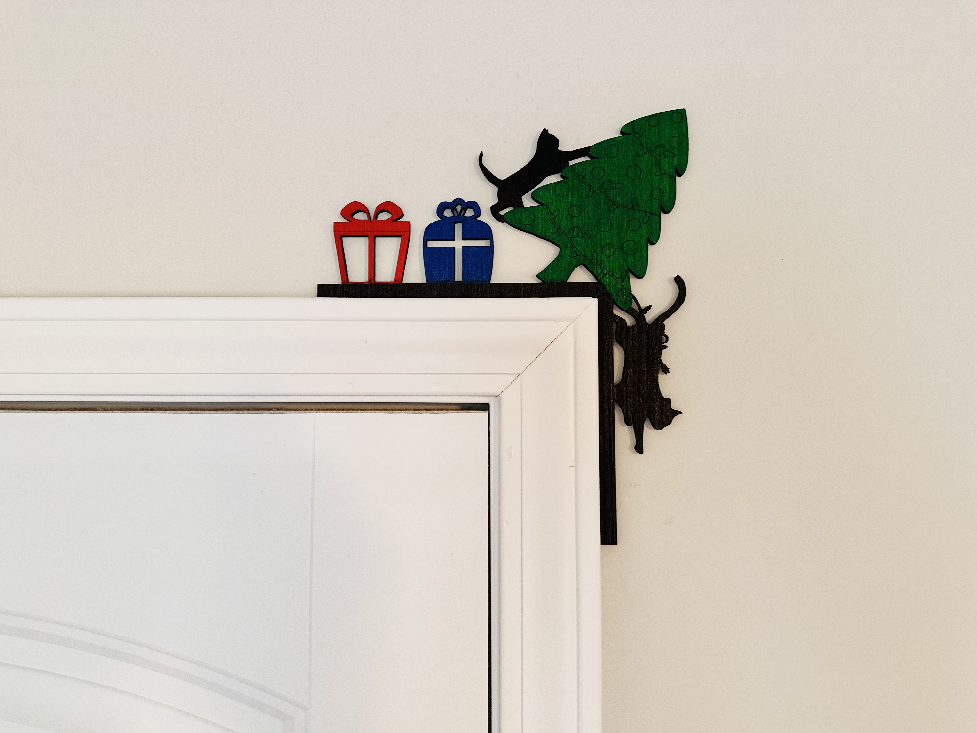Corner Door Display - Cat in the Tree