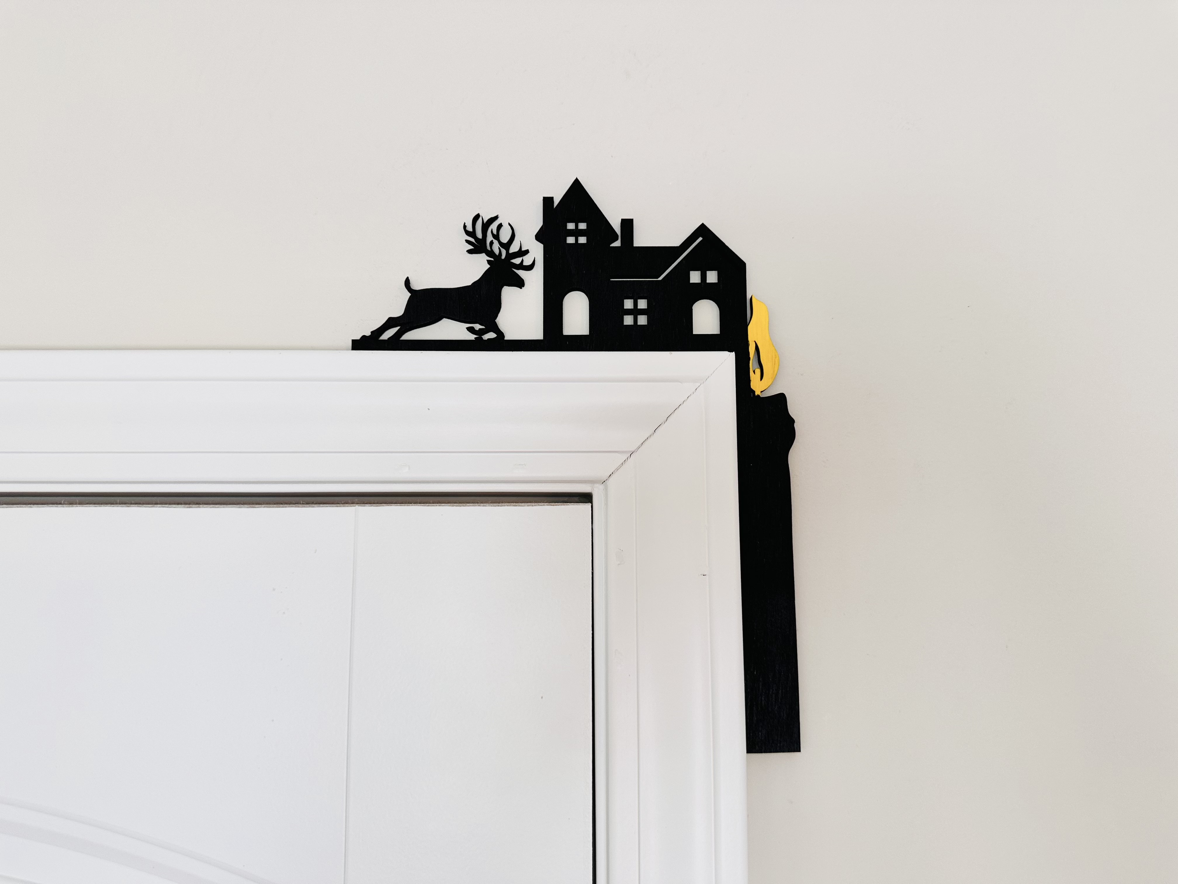 Corner Door Display - Candle and Reindeer