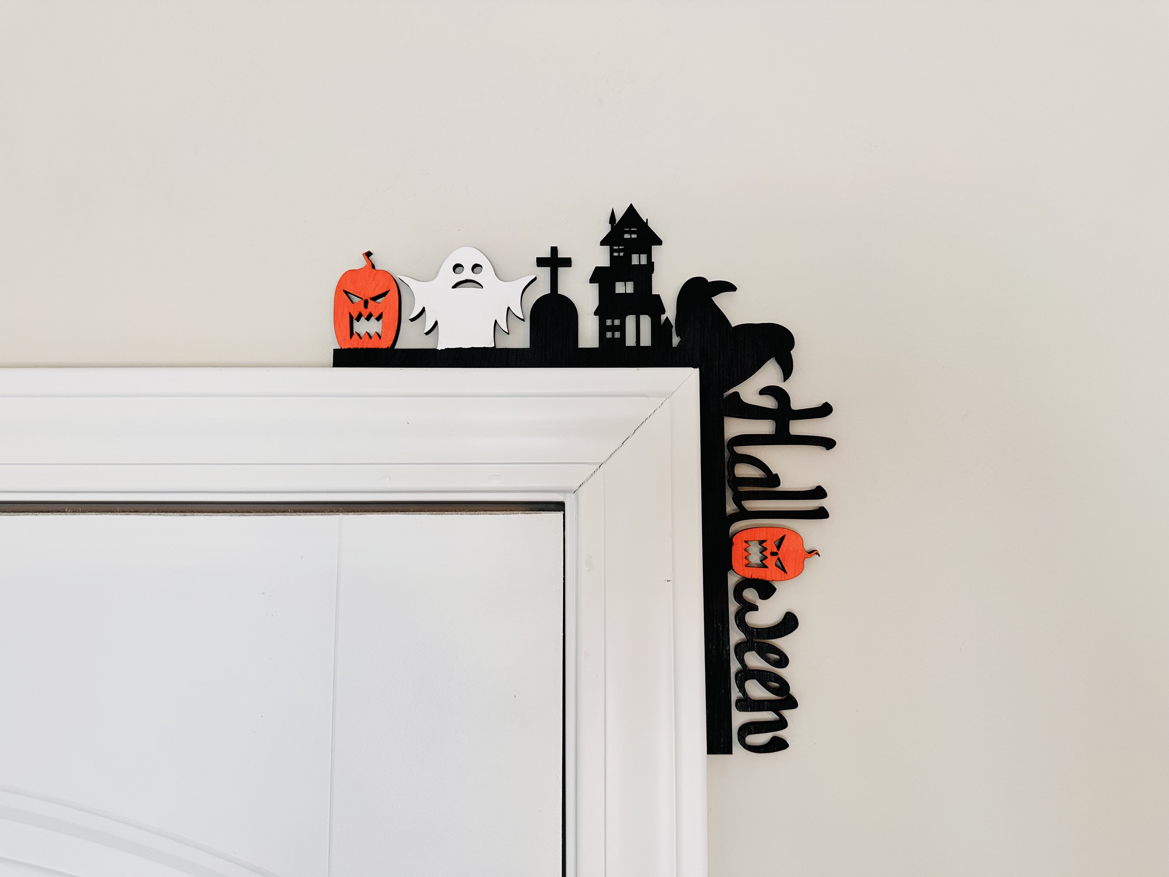 Corner Door Display - Halloween Scene