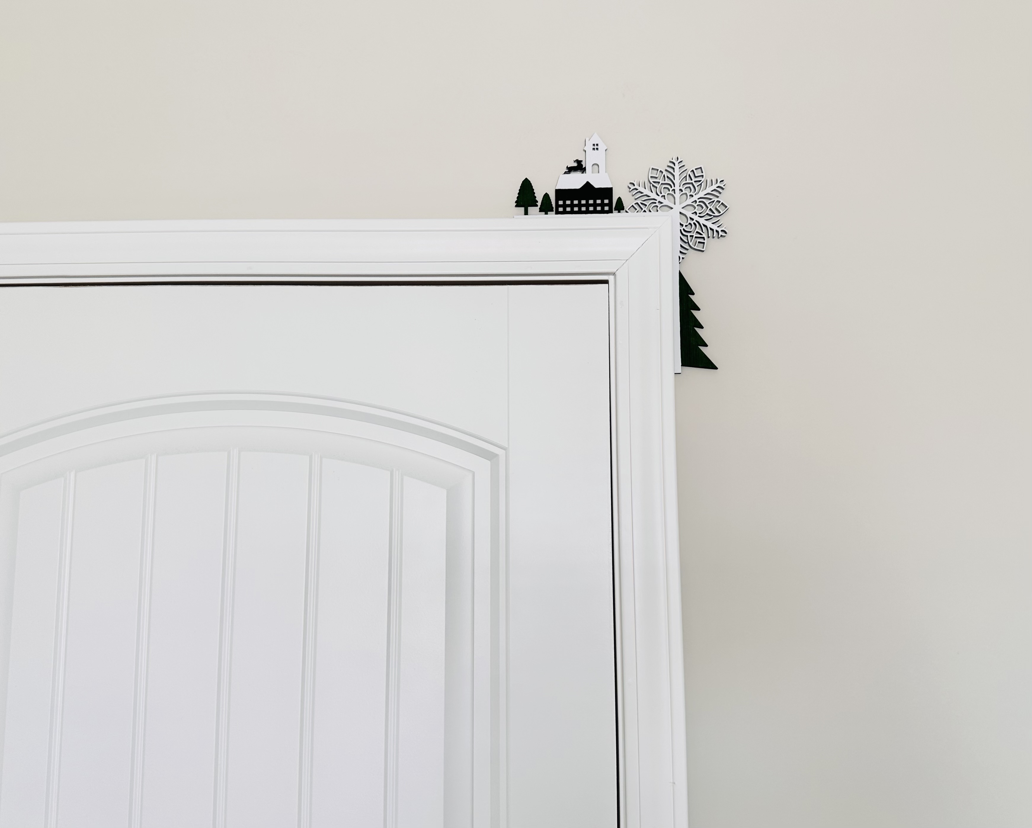 Corner Door Display - Christmas Scene