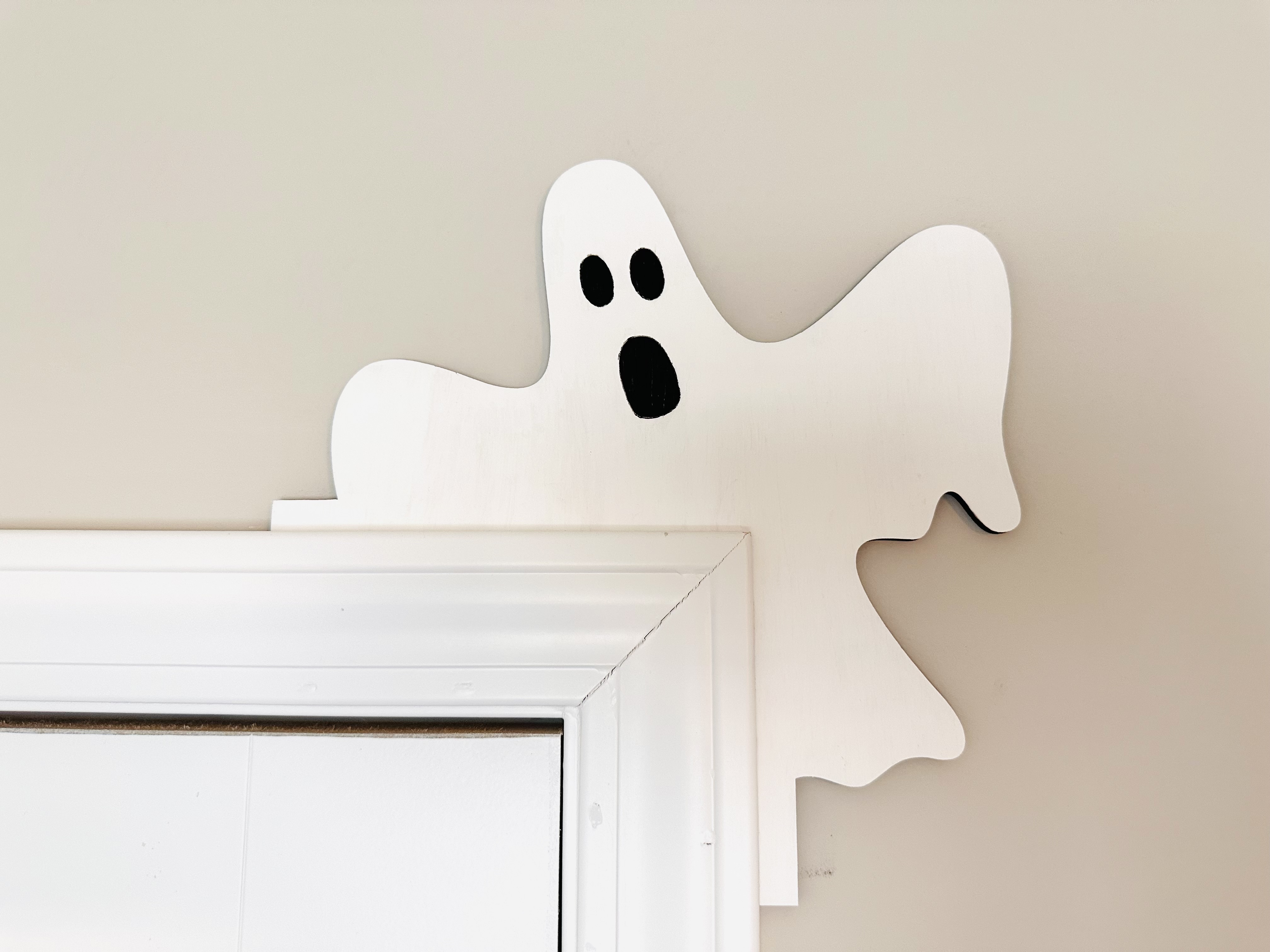 Corner Door Display - Ghost