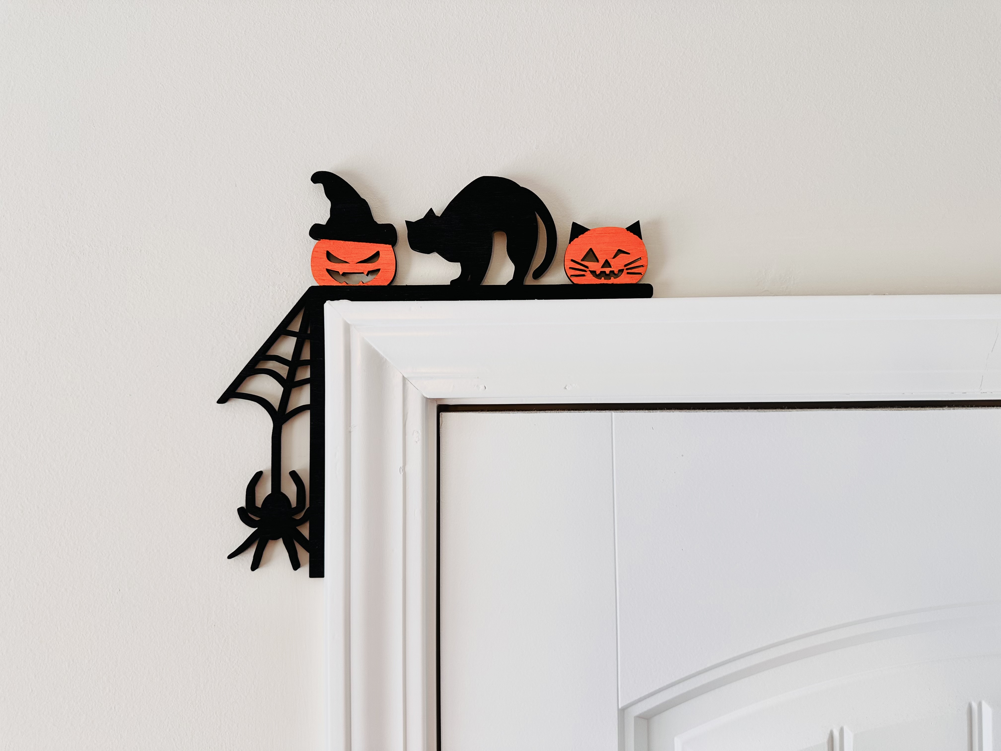 Corner Door Display - Halloween Scene