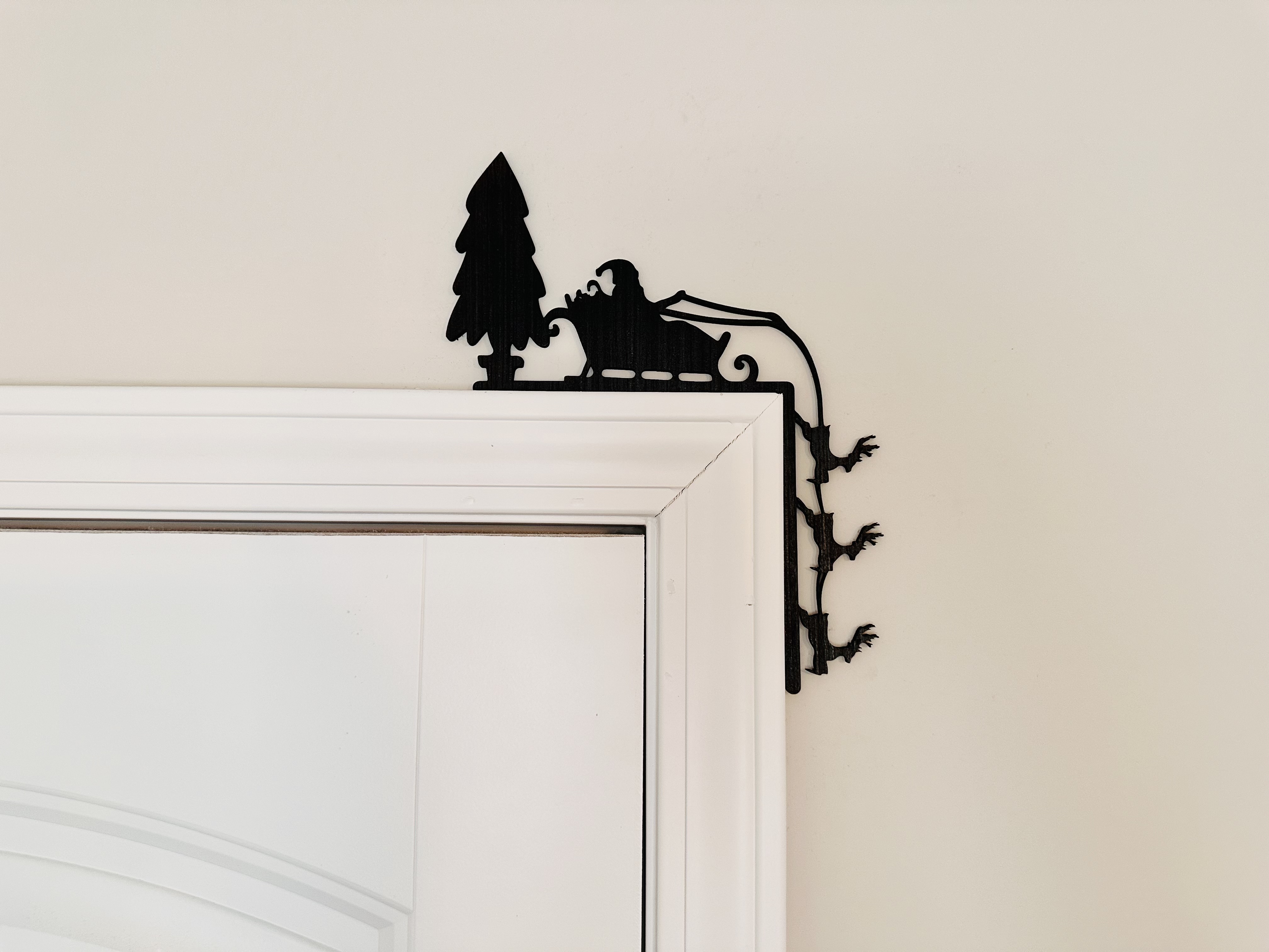 Corner Door Display - Santa, Sleigh and Reindeer 