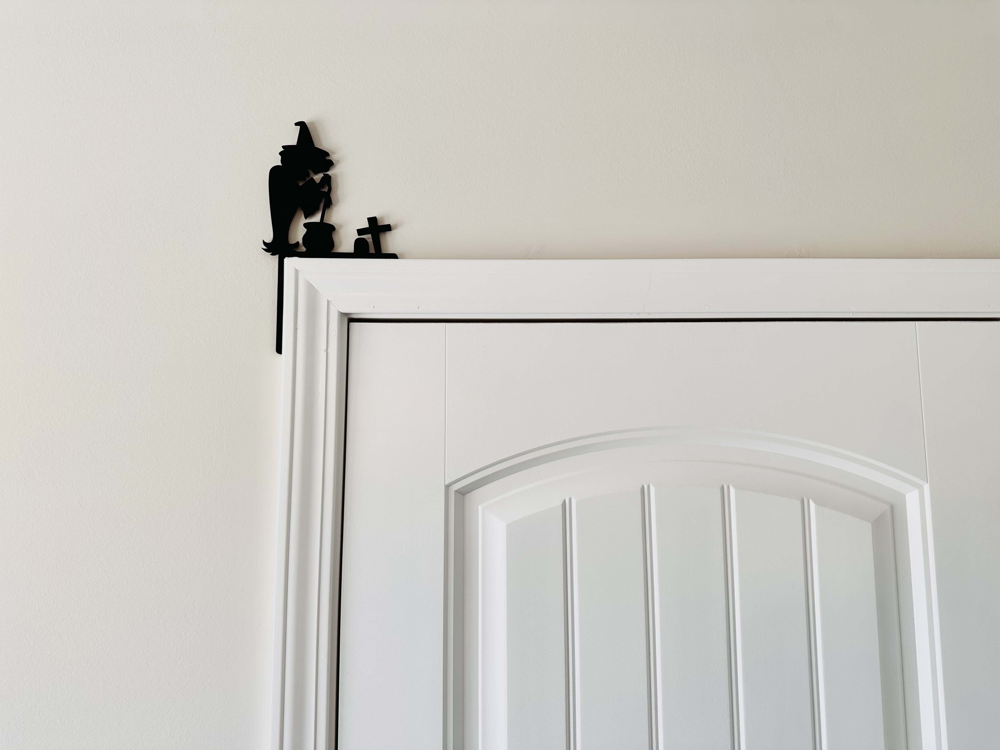 Corner Door Display - Witch Silhouette