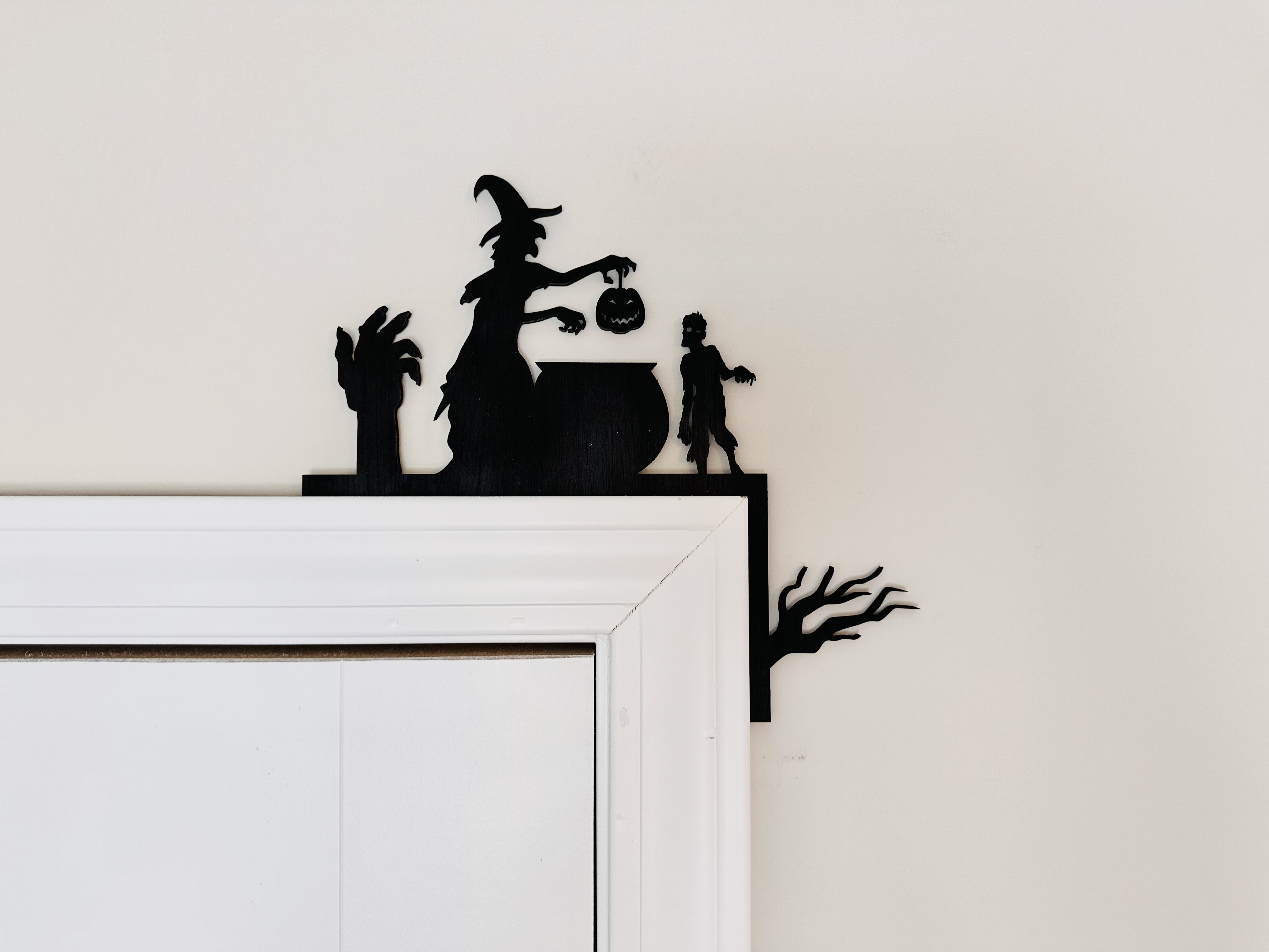 Corner Door Display - Halloween Silhouette