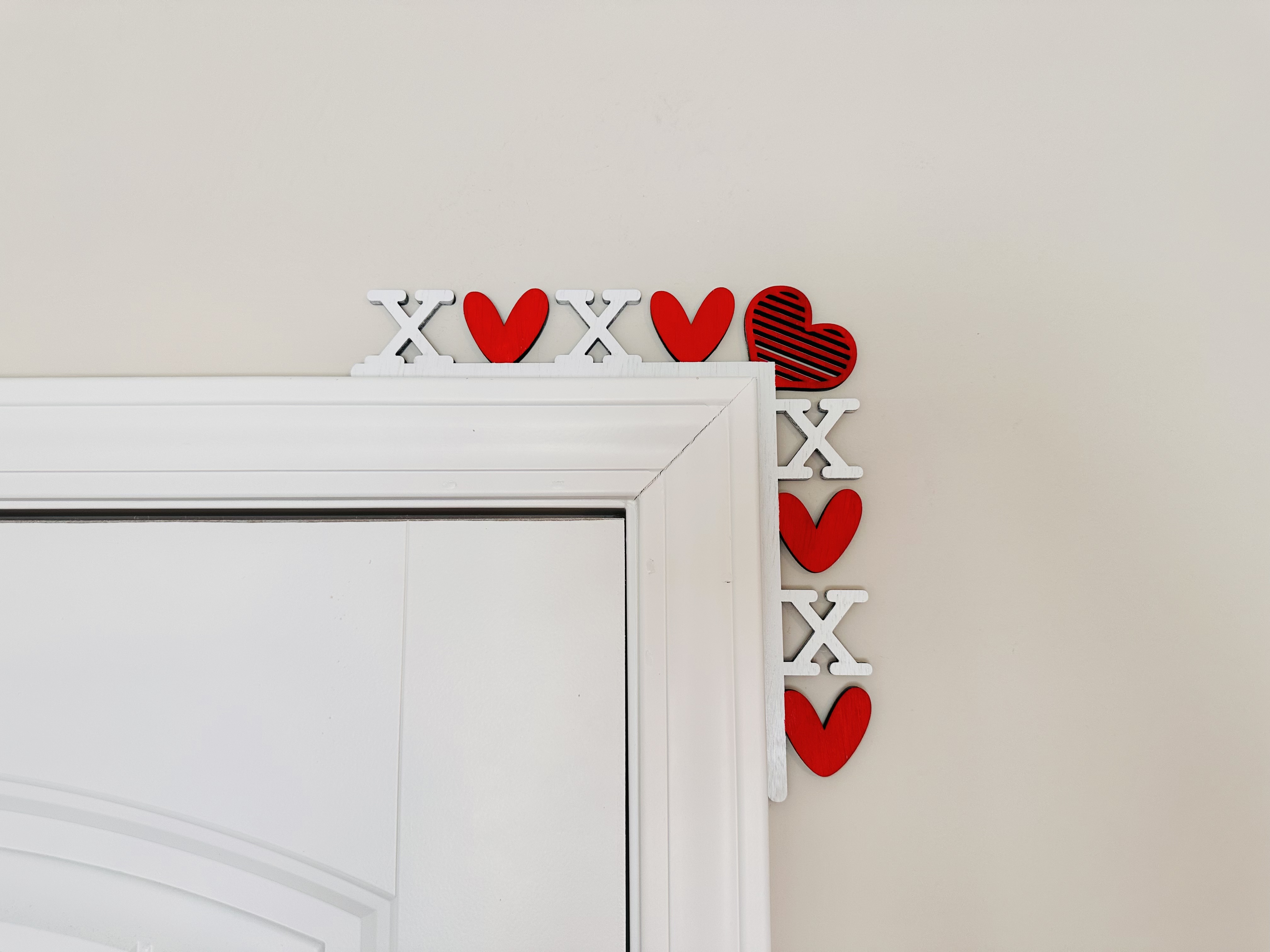 Corner Door Display - X's & Hearts