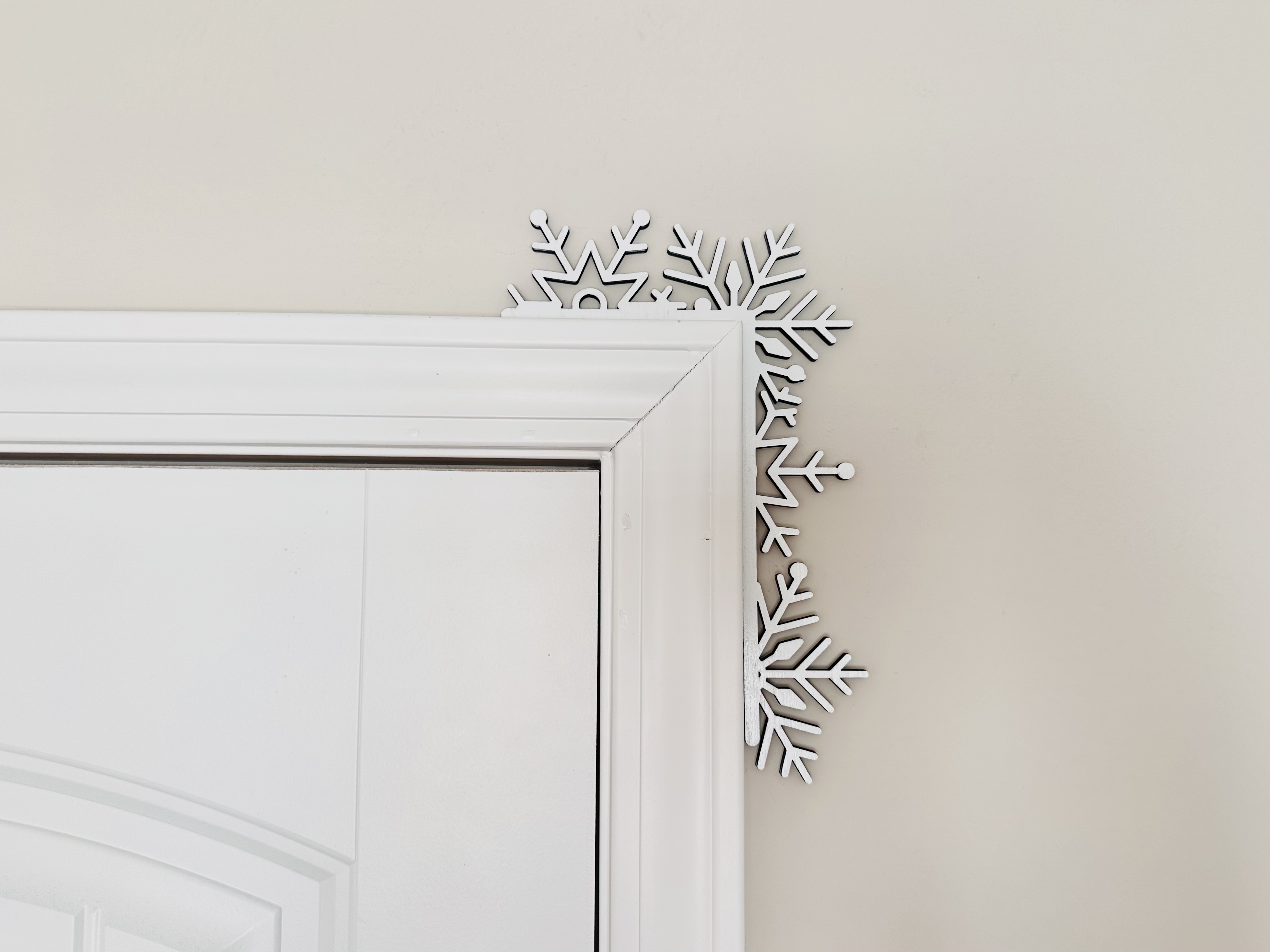 Corner Door Display - Snowflakes