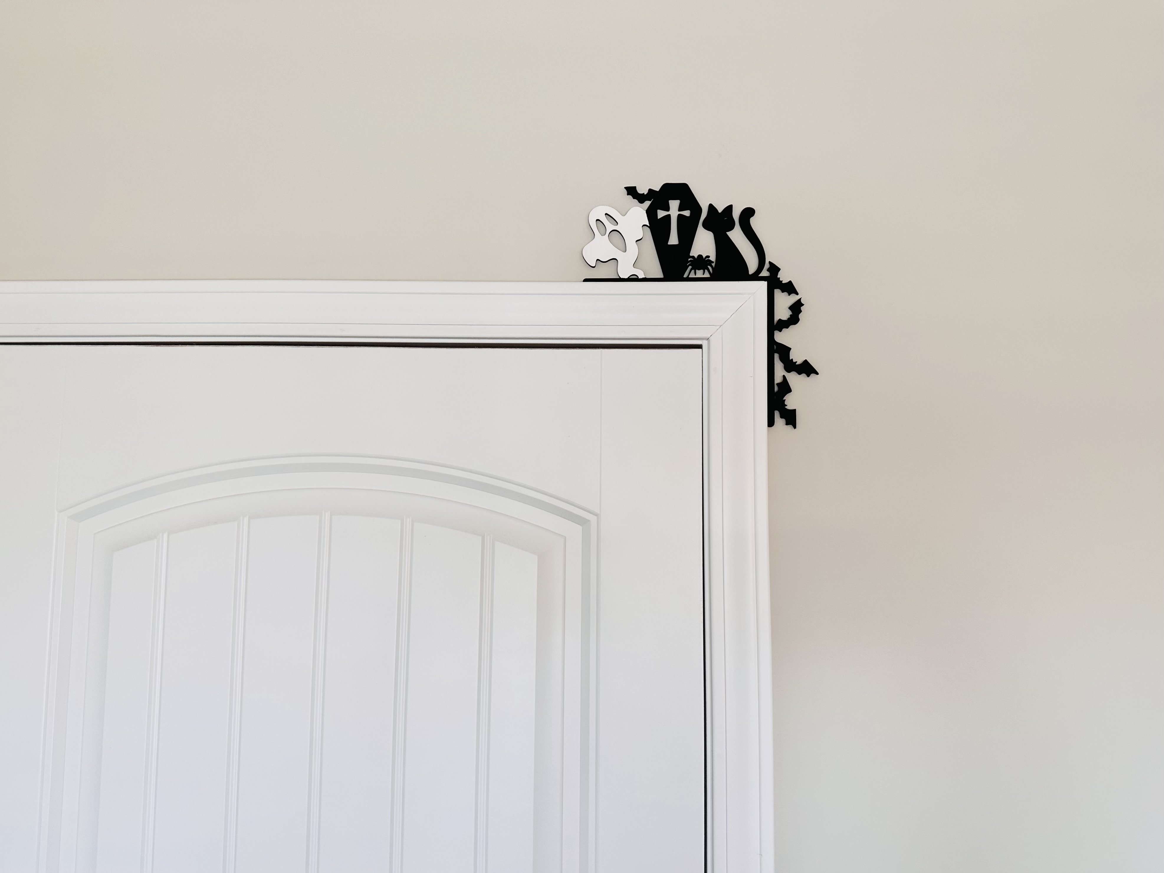 Corner Door Display - Halloween Silhouette 