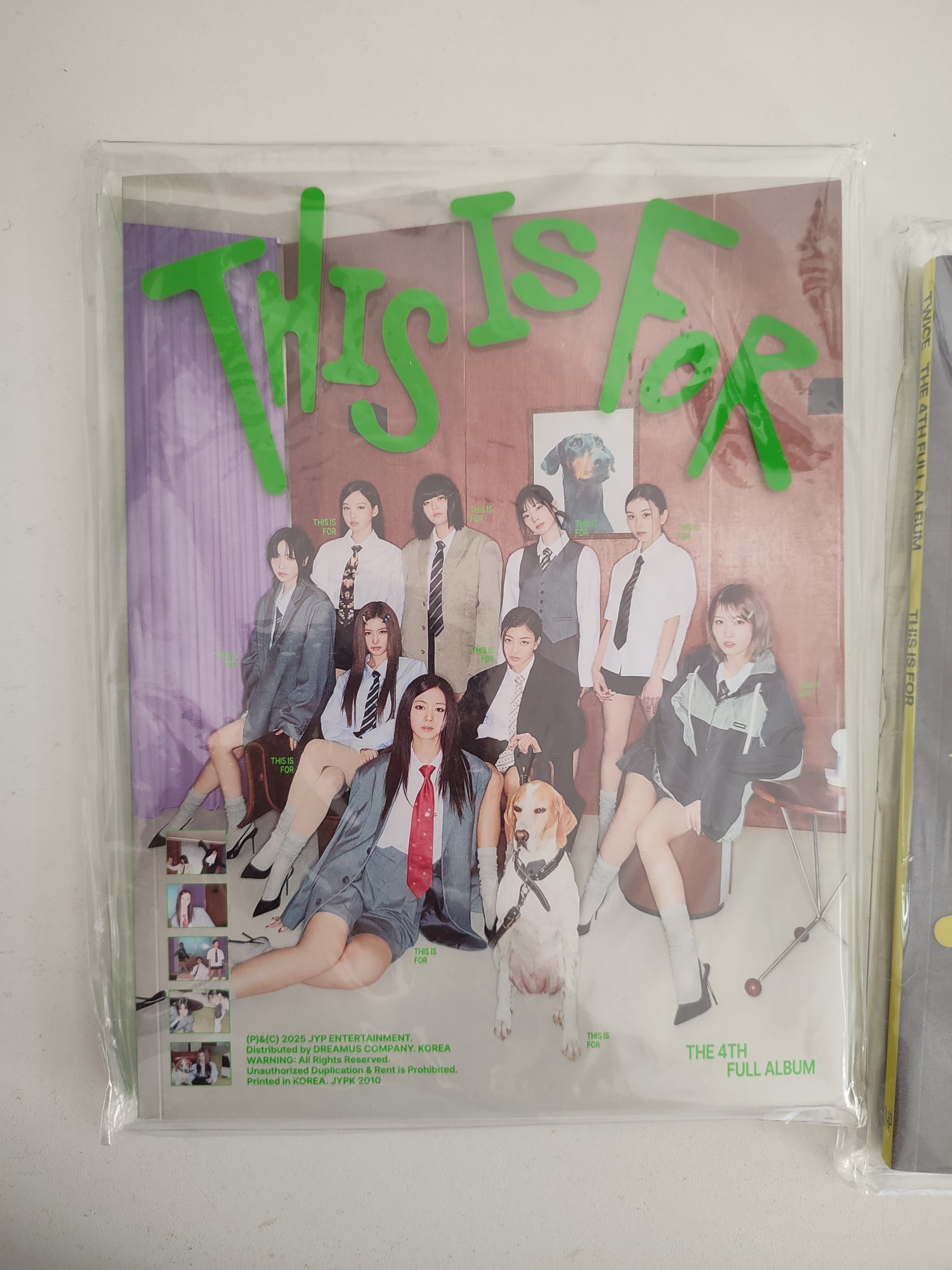 This is for - Album de twice incluye pcs POB