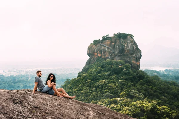 Lover's in Paradise – Sri Lanka Tour