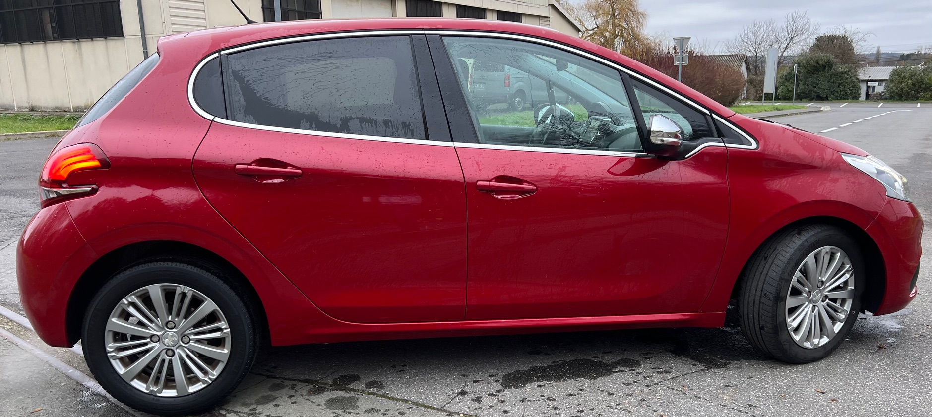 Peugeot 208 1,2 puretec 110cv 