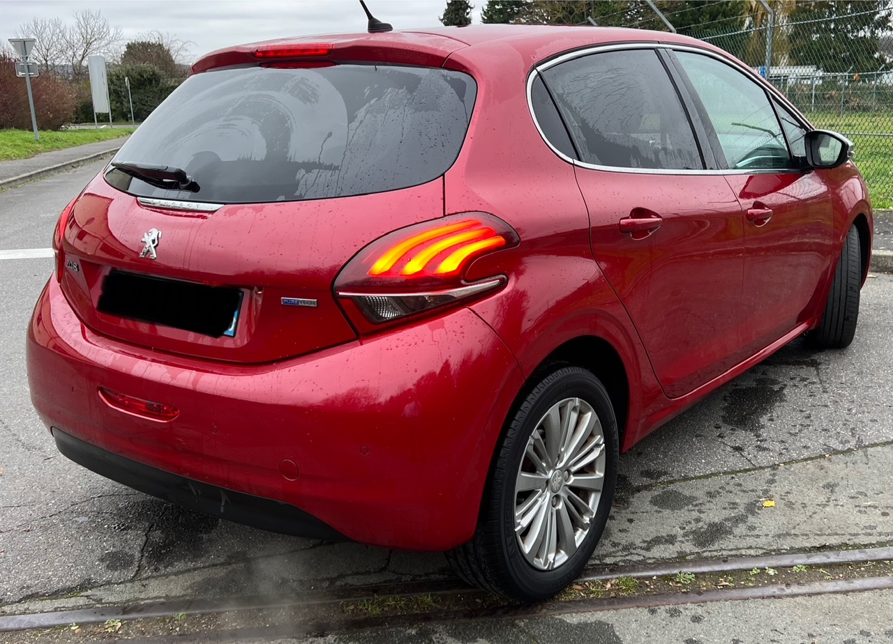 Peugeot 208 1,2 puretec 110cv 