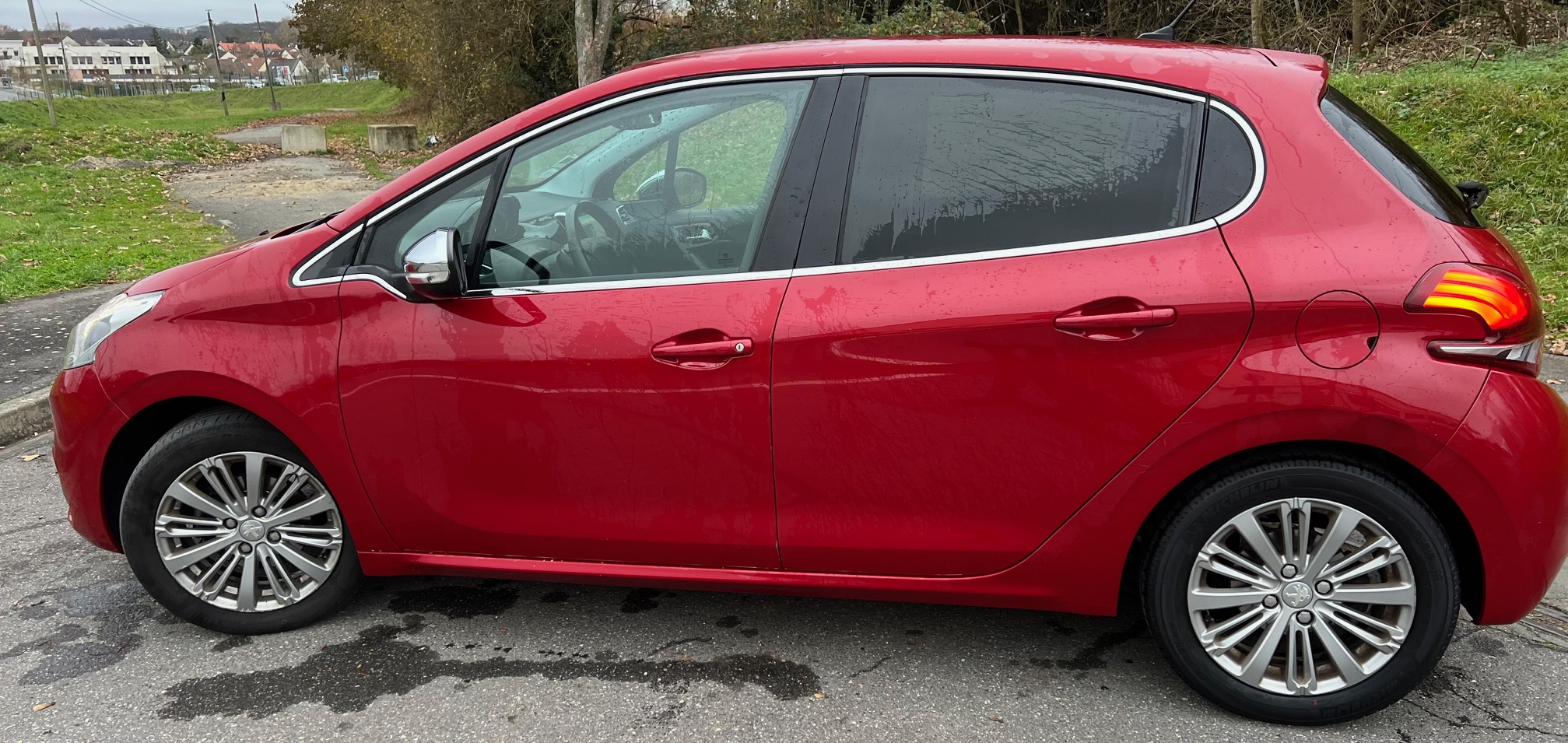 Peugeot 208 1,2 puretec 110cv 