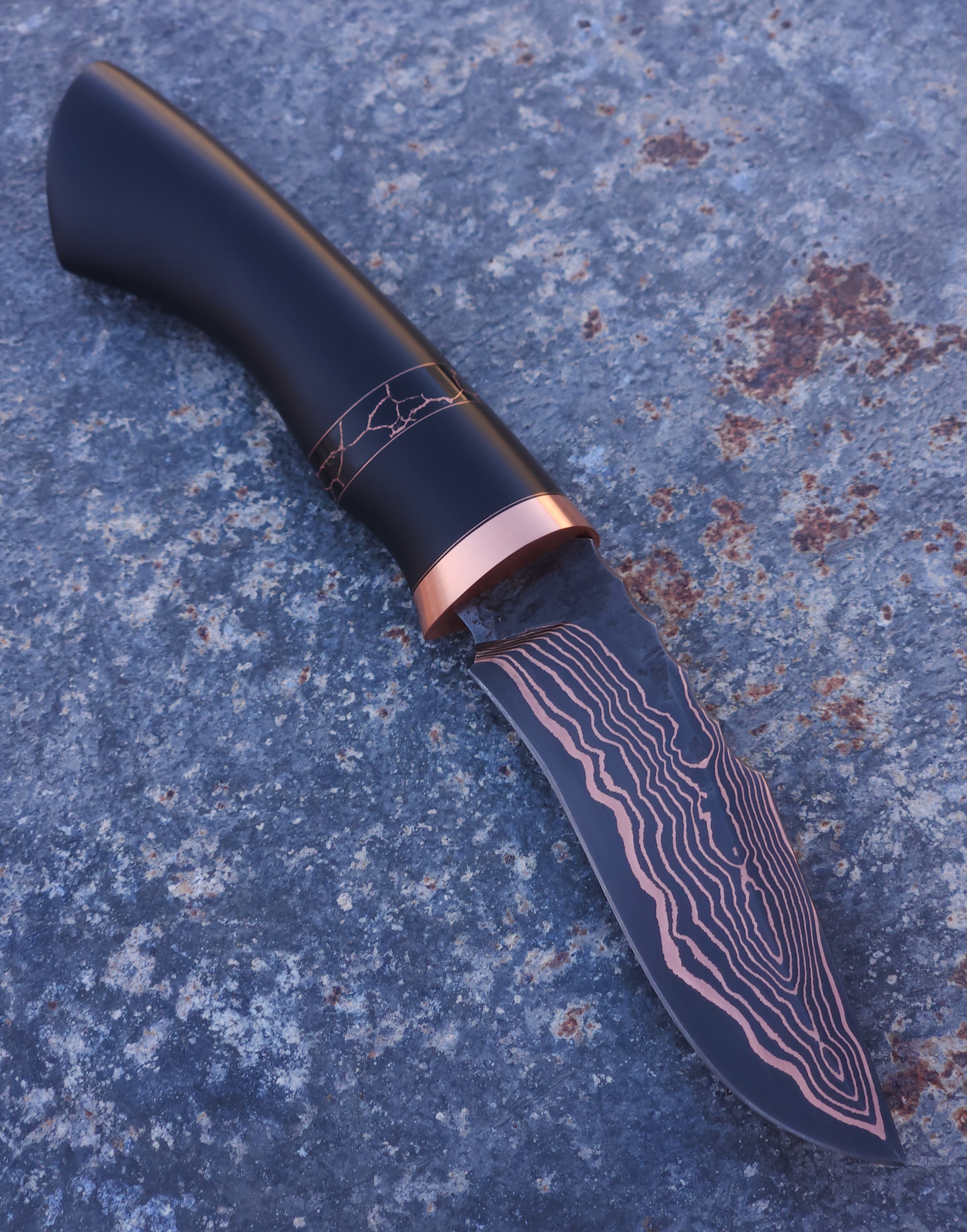 Copper Damascus Hunter (Black)