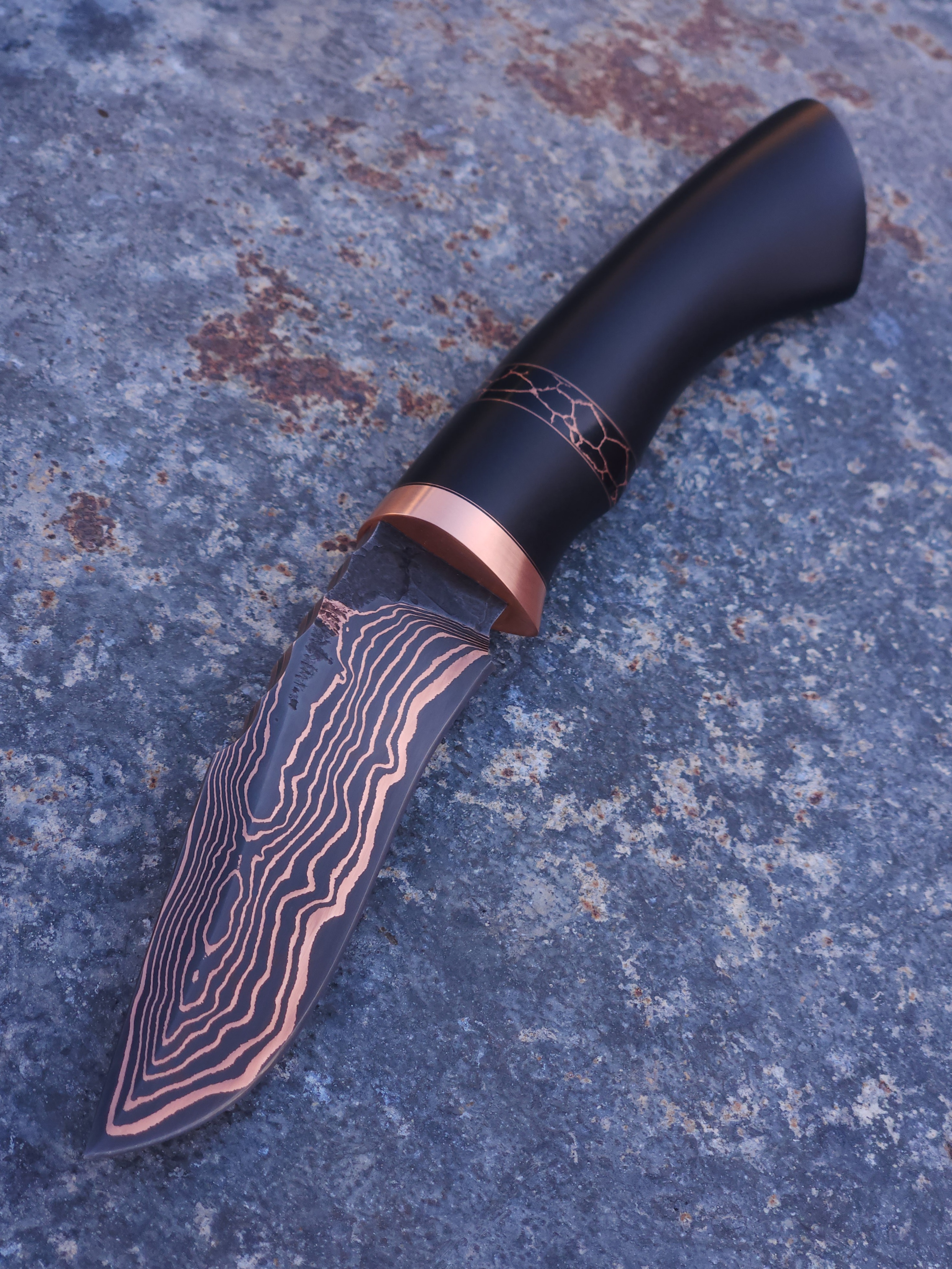 Copper Damascus Hunter (Black)