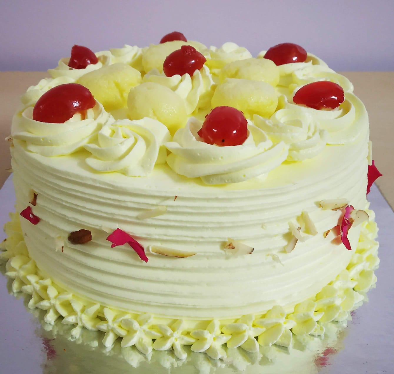 Pineapple Cream Cake