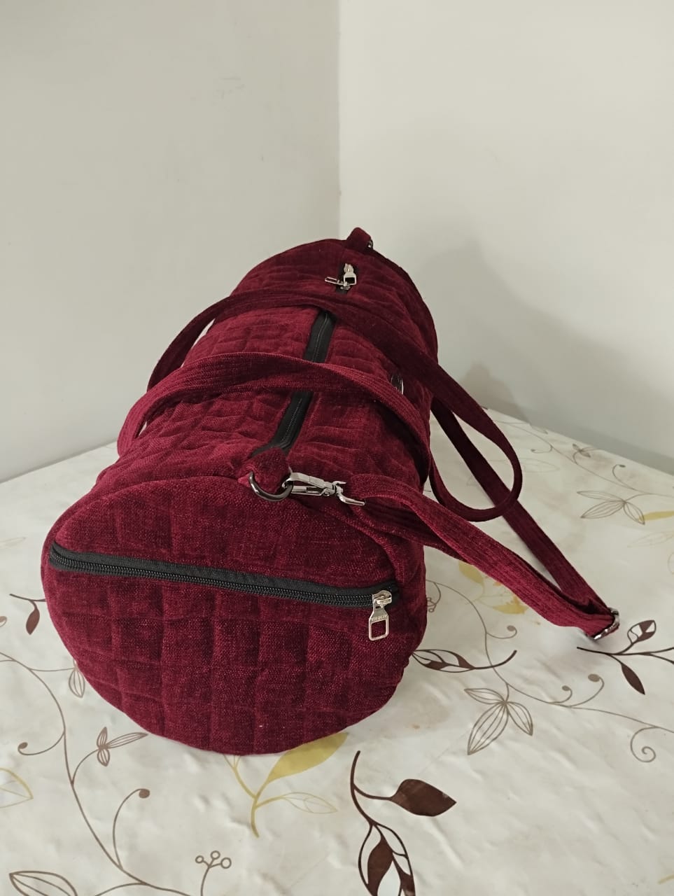 Magnat Velvet Duffle Bag