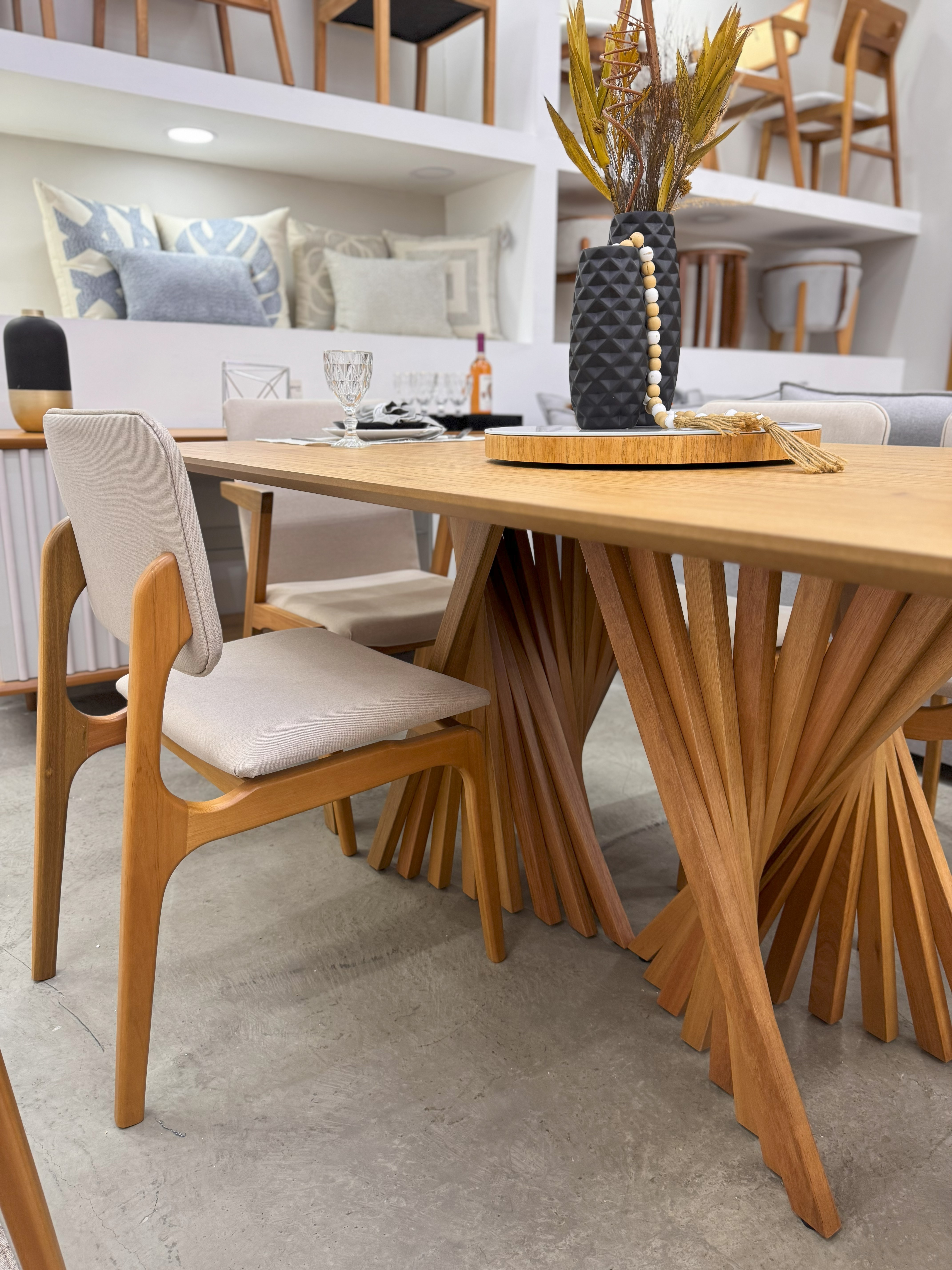 Mesa de Jantar Foz 200x100 + 4 Cadeiras Luxury + 2 Cadeiras Majestic  