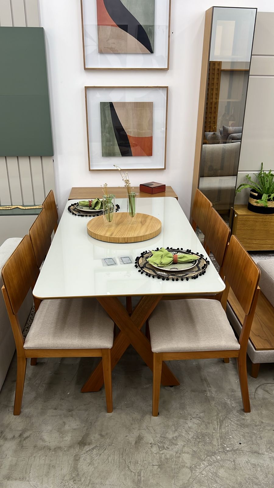 Mesa Camélia 160x90 + 4 Cadeiras Antúrio