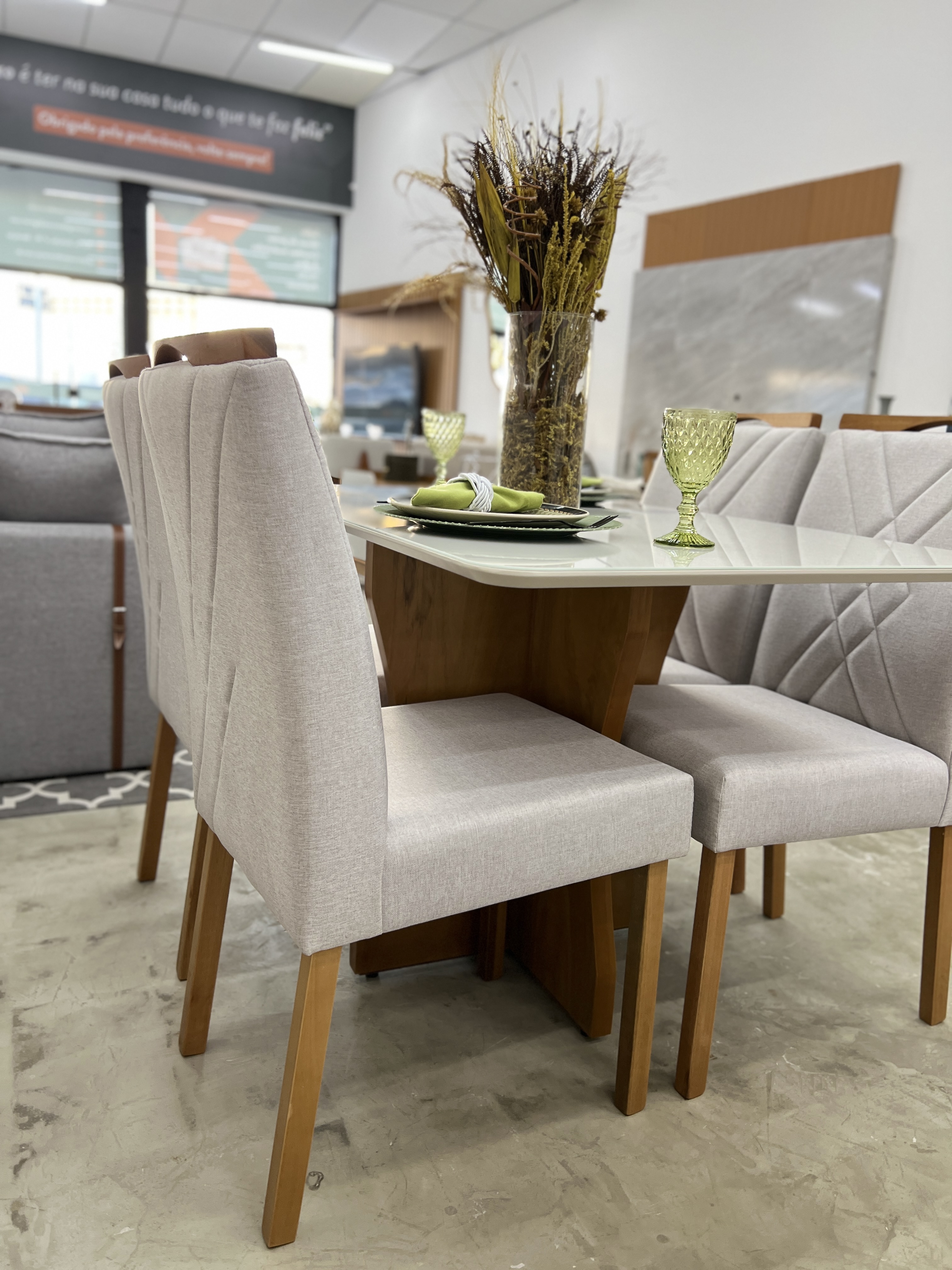 Mesa Bella 120x80 + 4 cadeiras estofadas Jasmim 