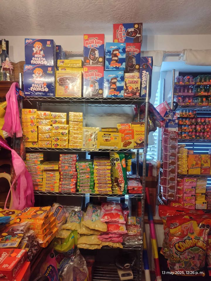 Piñatas y dulces Mexicanos