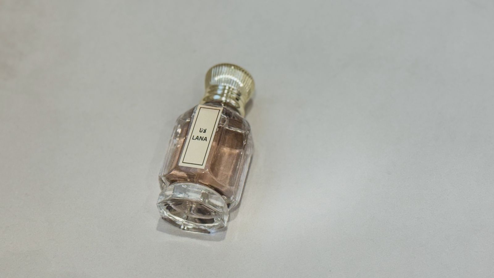 عطر لانا