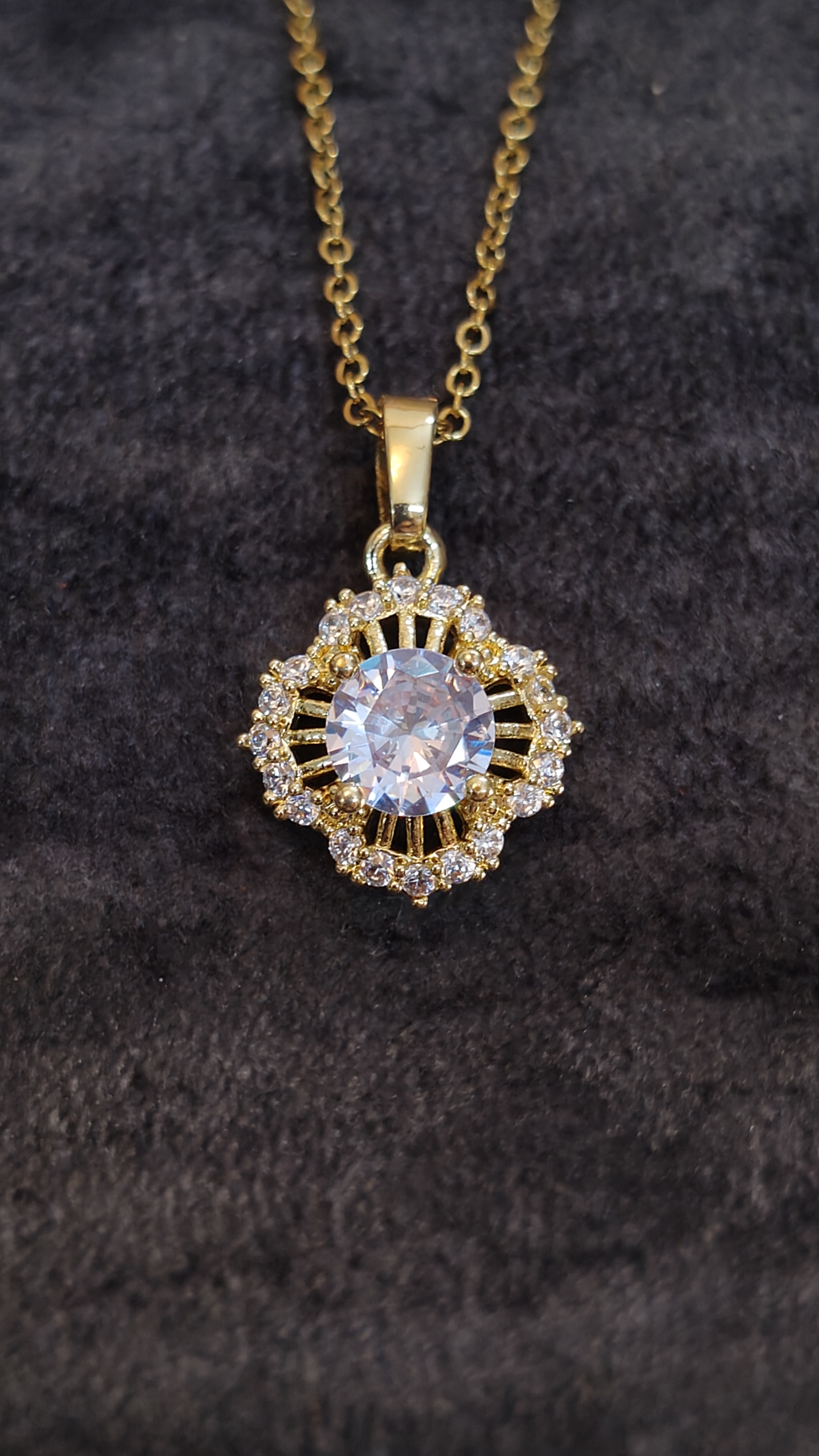 Elegant Gold Diamond Necklace