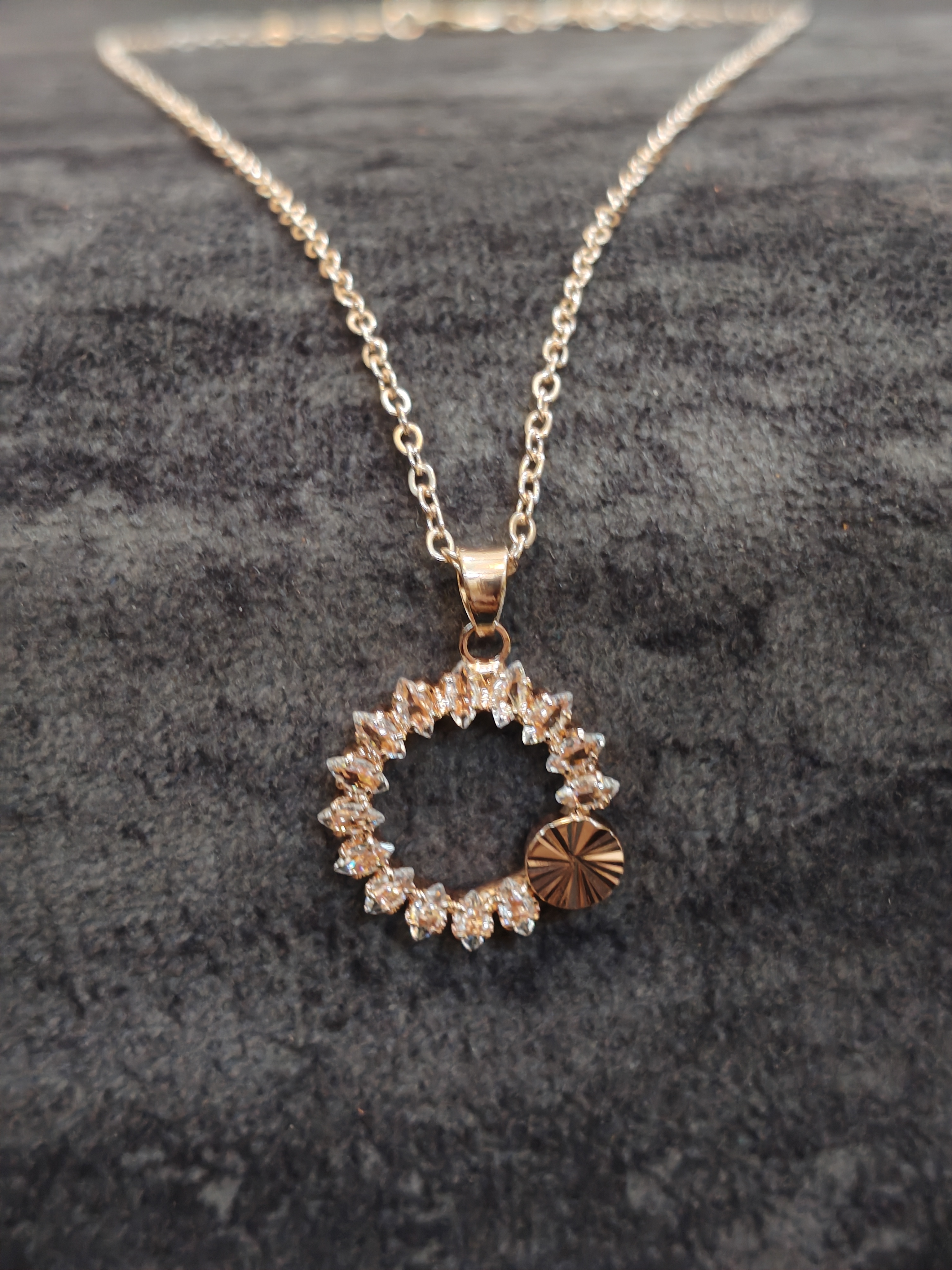 Elegant Gold Circle Pendant Necklace