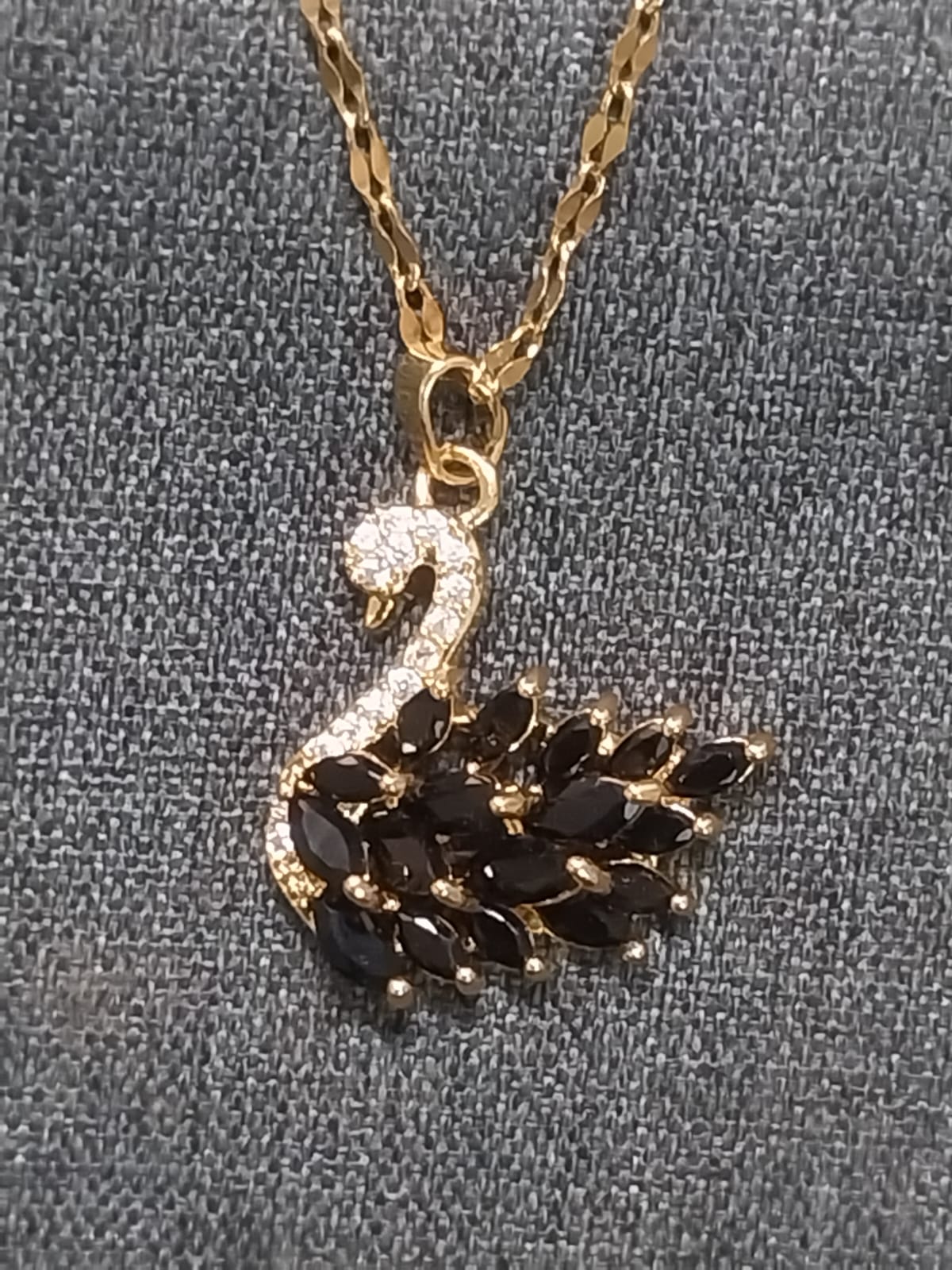 Elegant Swan Pendant Necklace