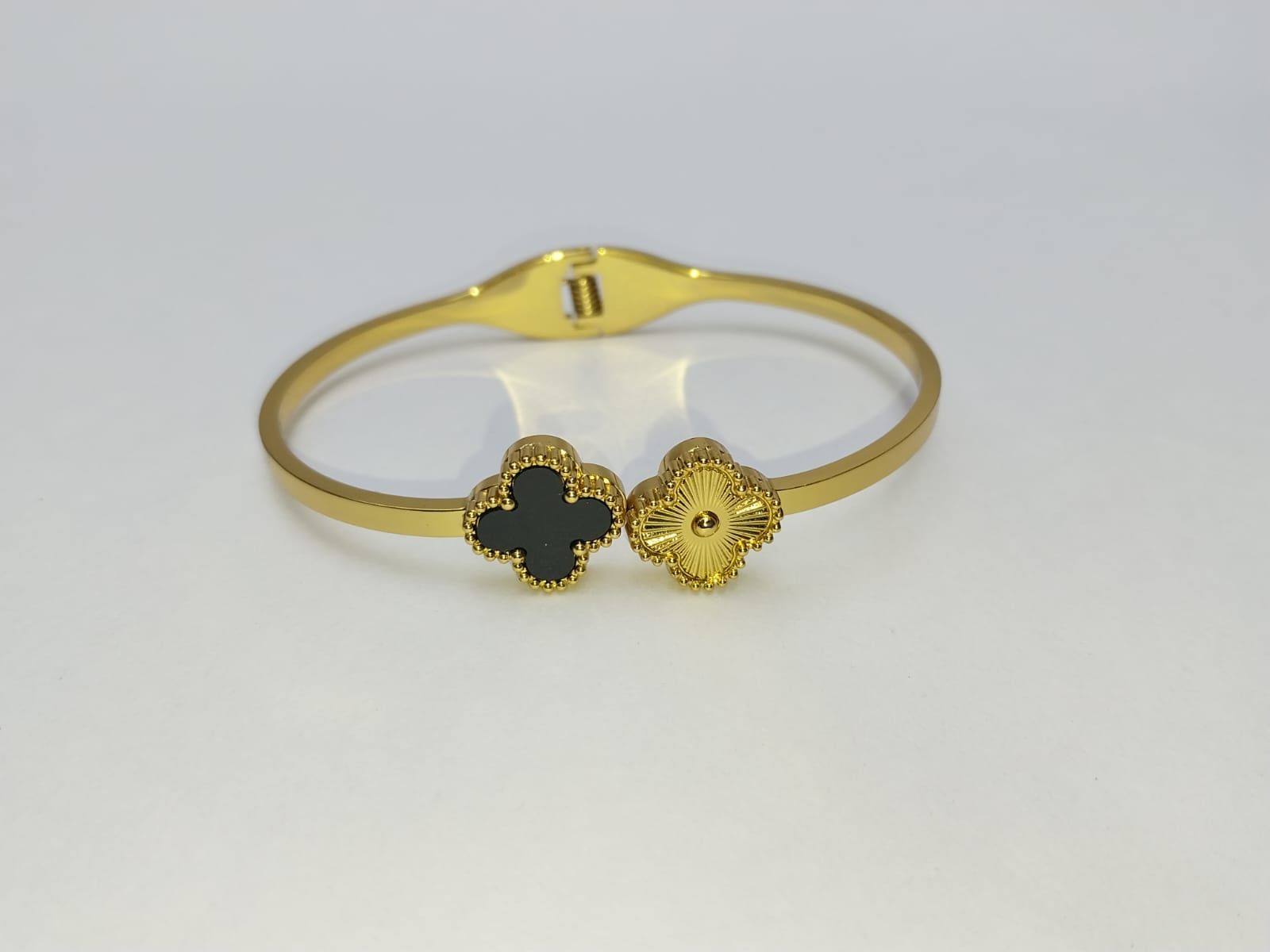 Gold Tone Clover Bracelet-anti tarnish