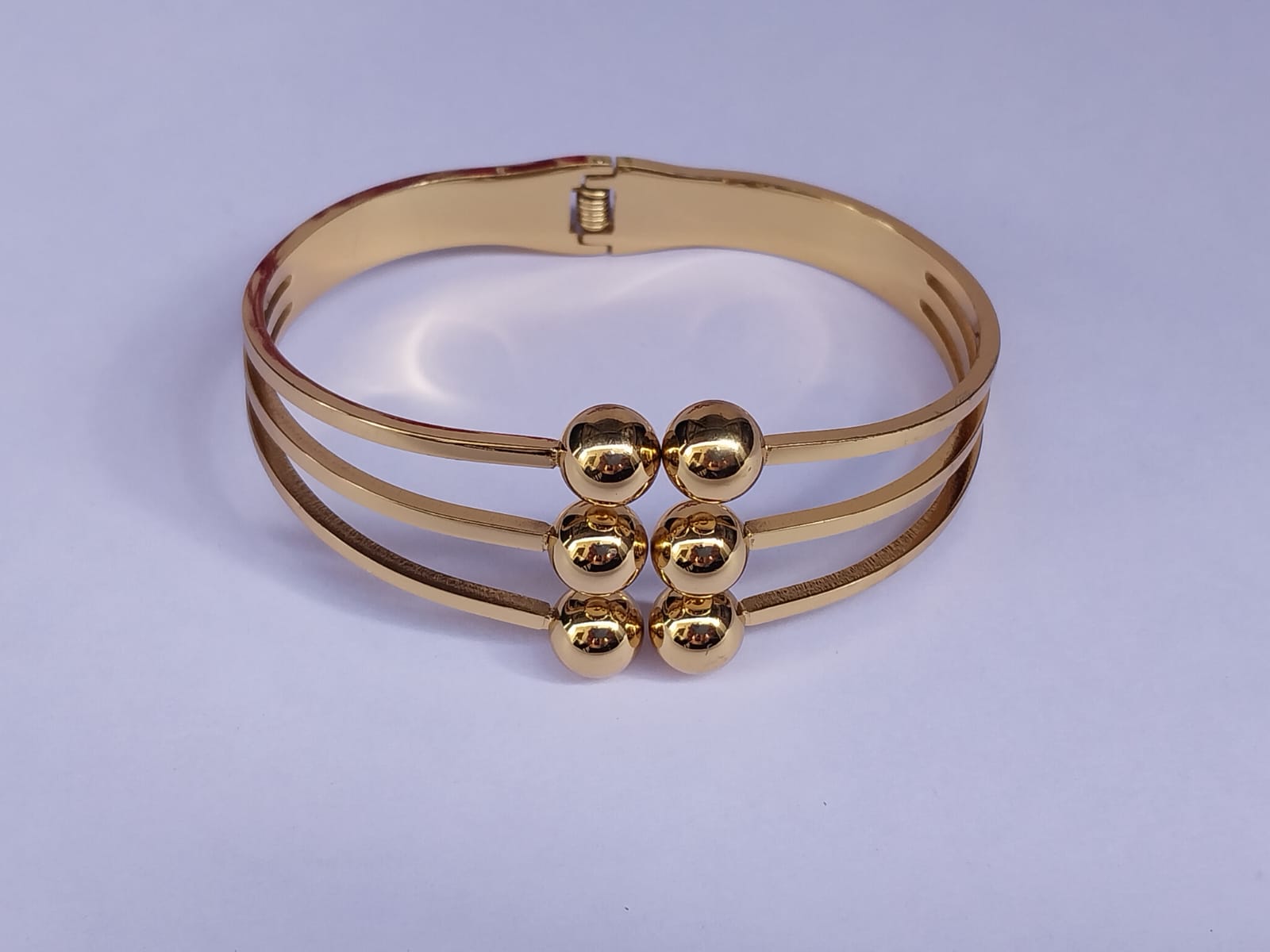 Elegant Gold Bracelet-anti tarnish
