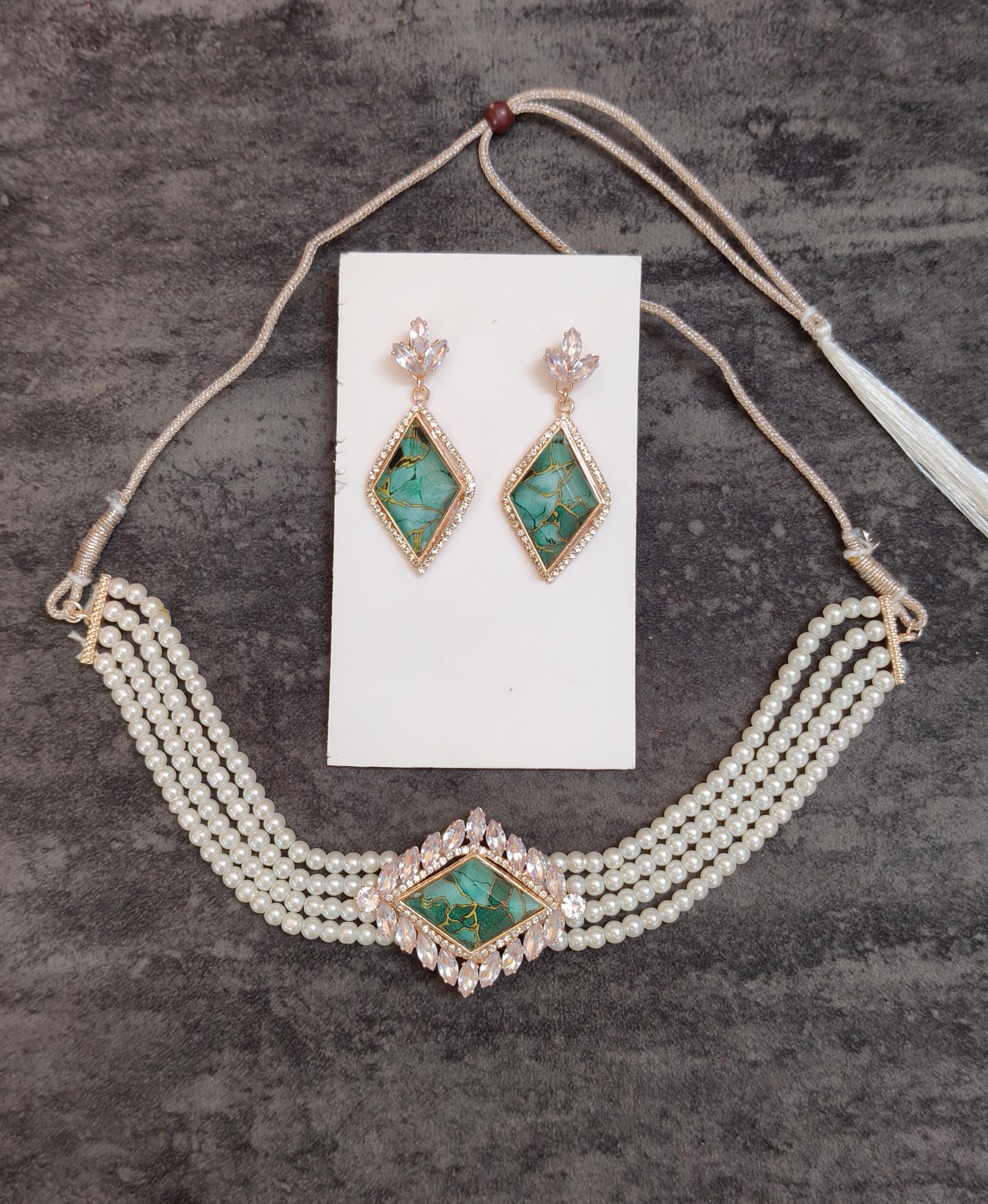 Elegant Pearl and Turquoise Choker Necklace