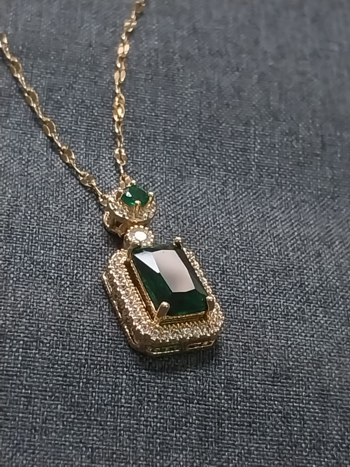 Emerald Green Pendant Necklace