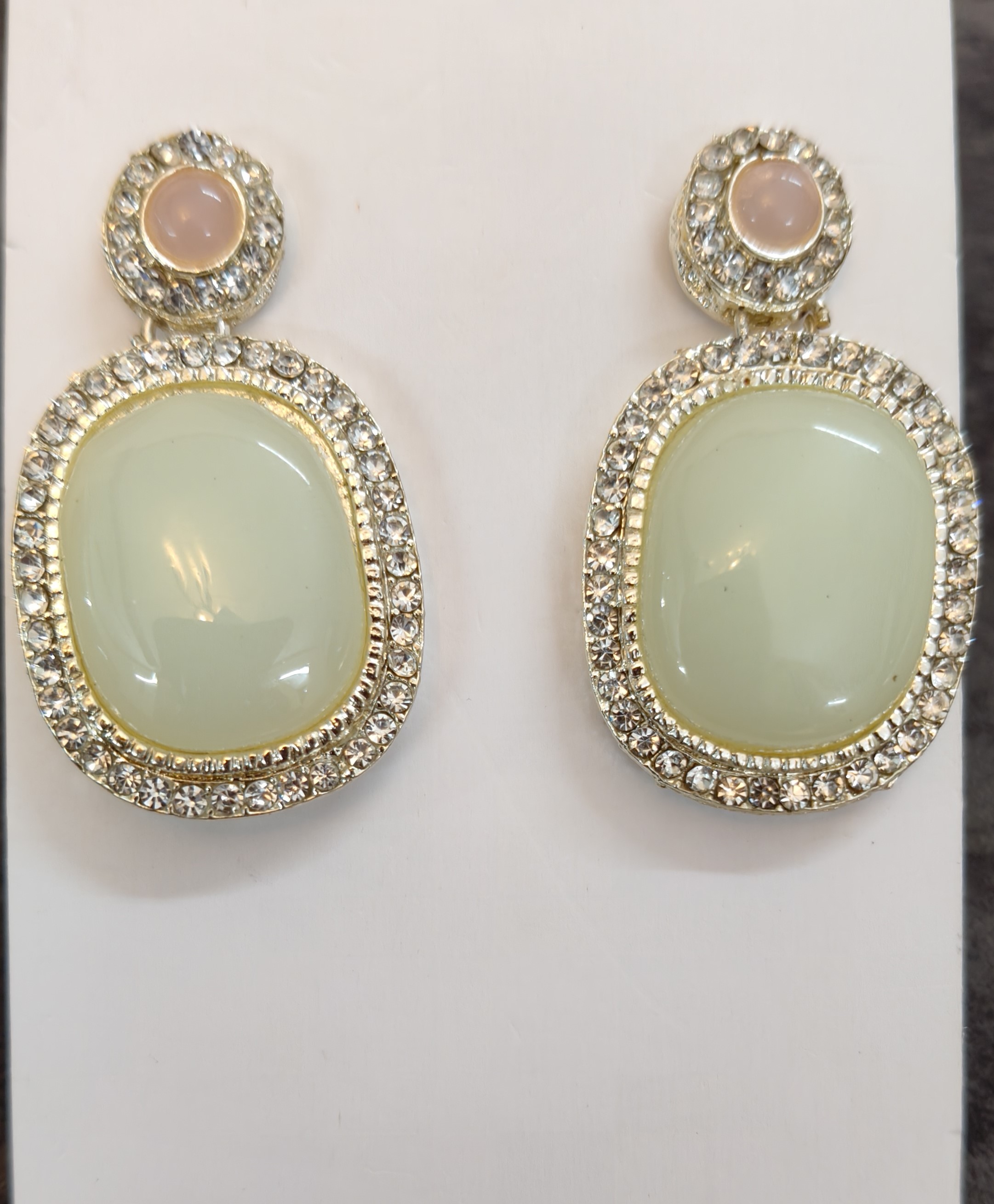 Elegant Gemstone Necklace