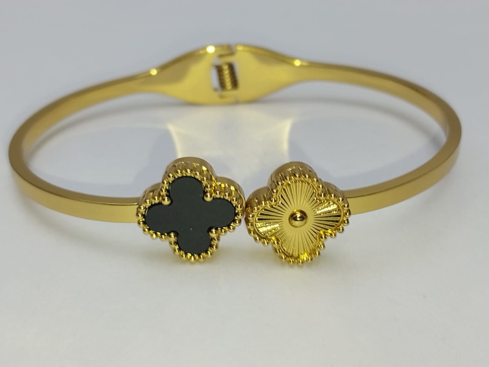 Gold Tone Clover Bracelet-anti tarnish