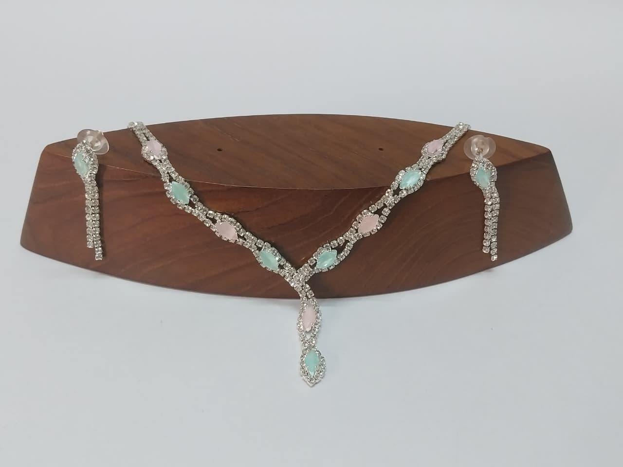 Elegant Gemstone Necklace and Earrings Set