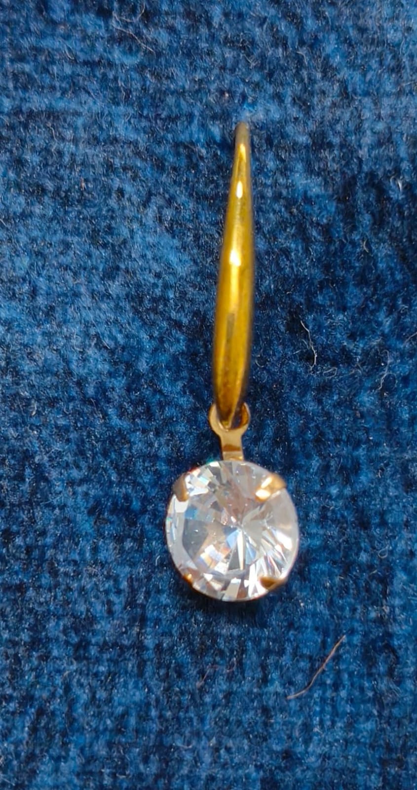 Elegant Gold and Crystal Earring