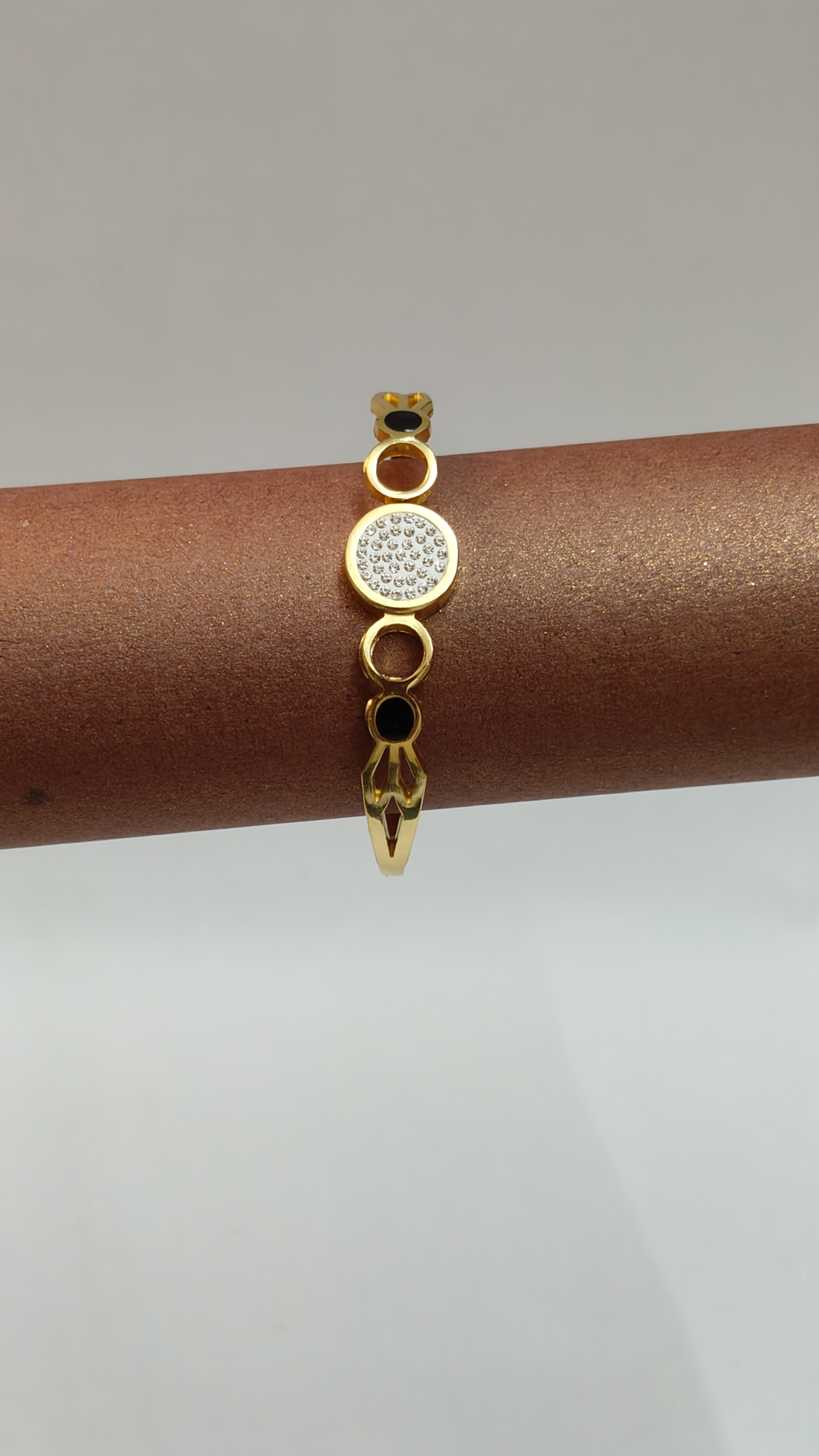 Elegant Gold Bracelet-anti tarnish