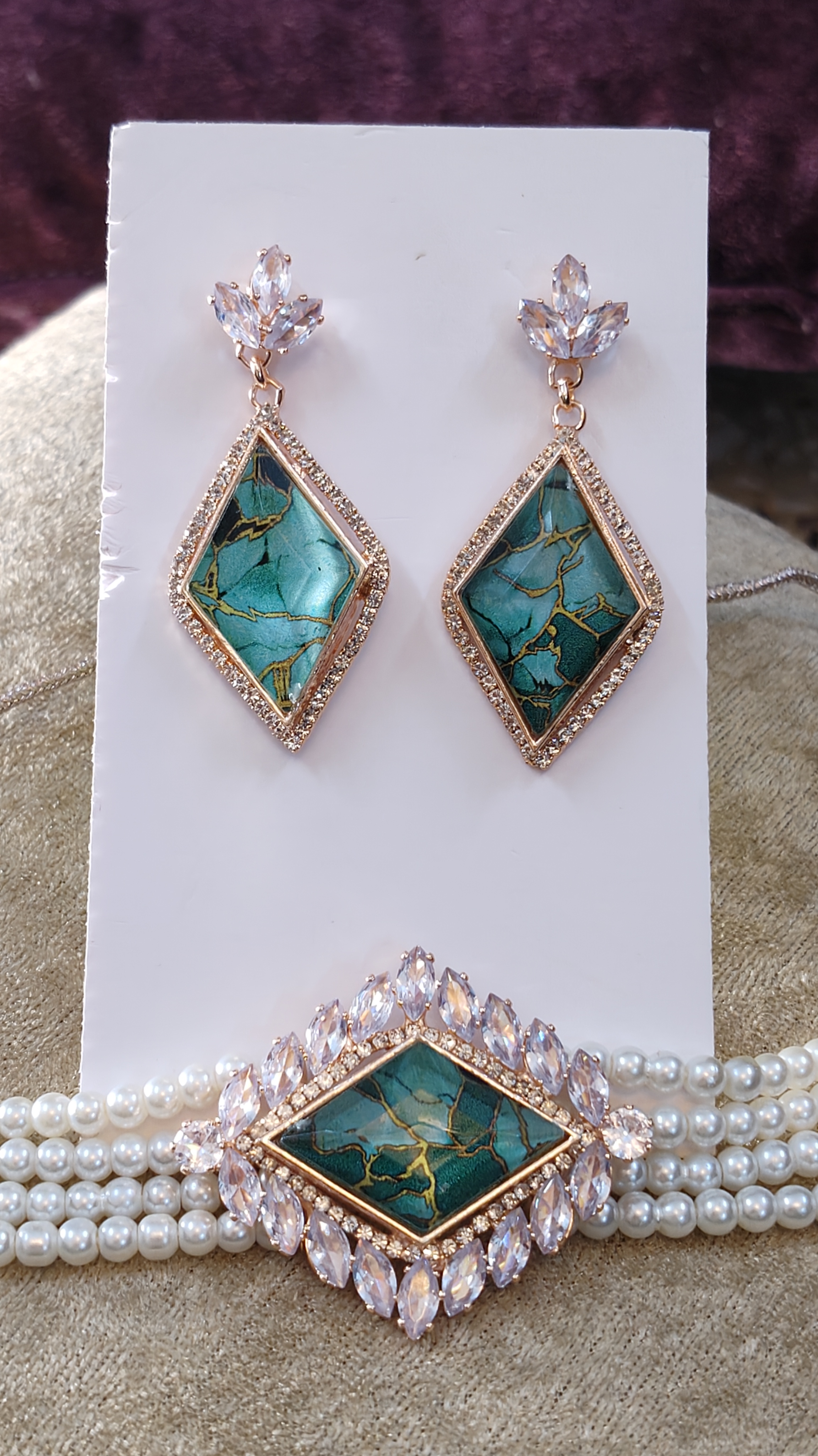 Elegant Pearl and Turquoise Choker Necklace