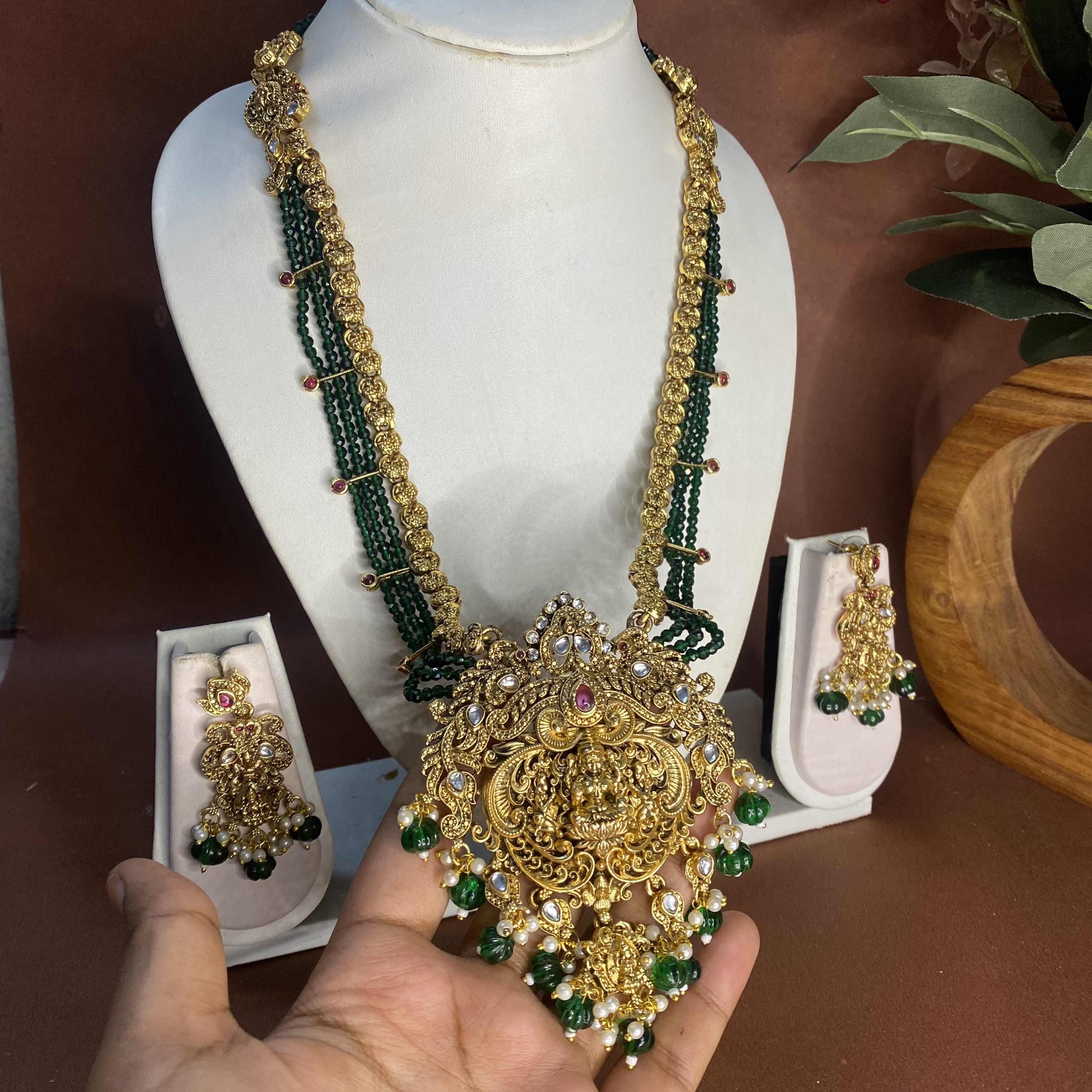 Green/emerald beads mala HS055