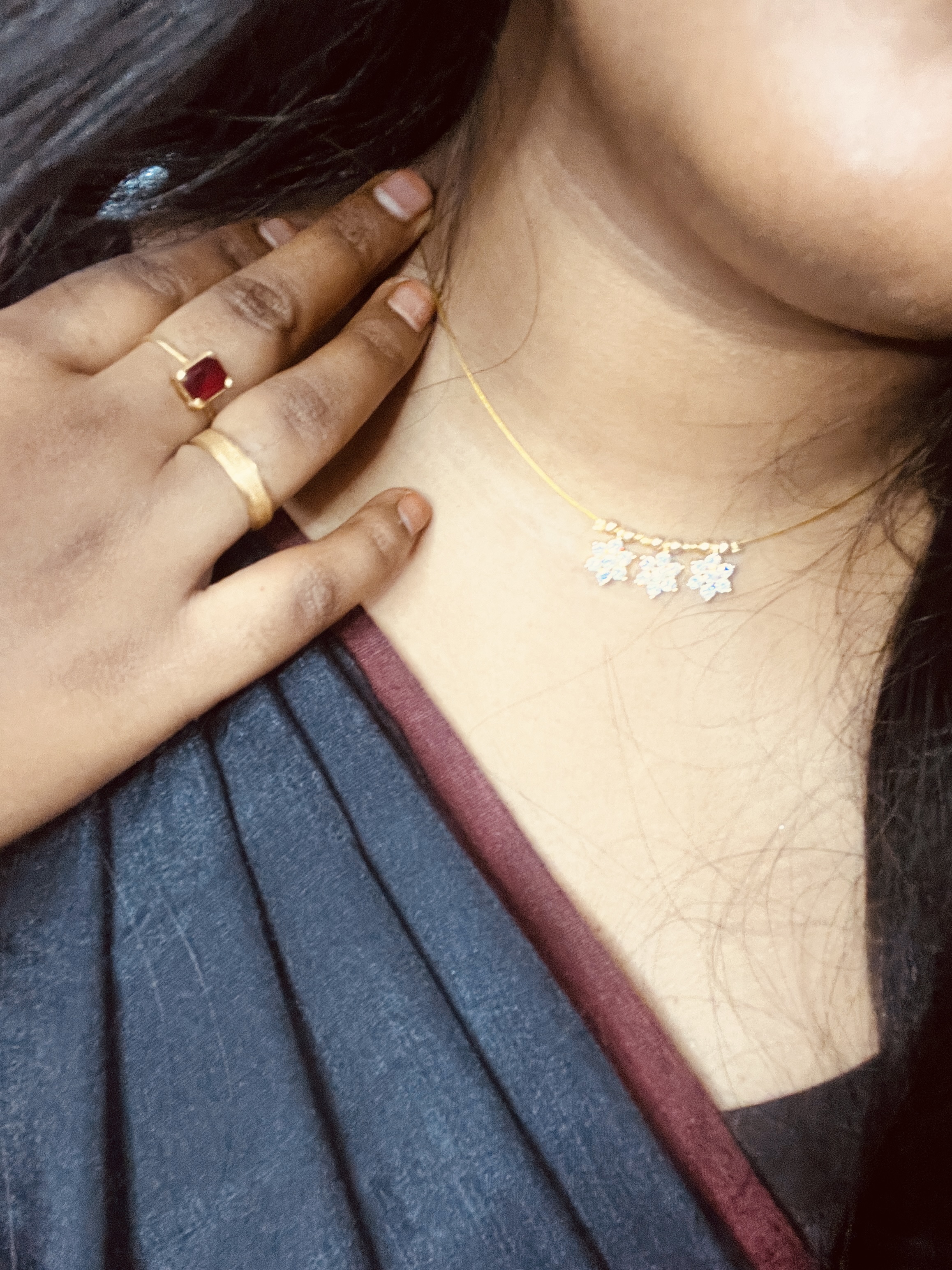 Three 5 star closed invisible necklace 