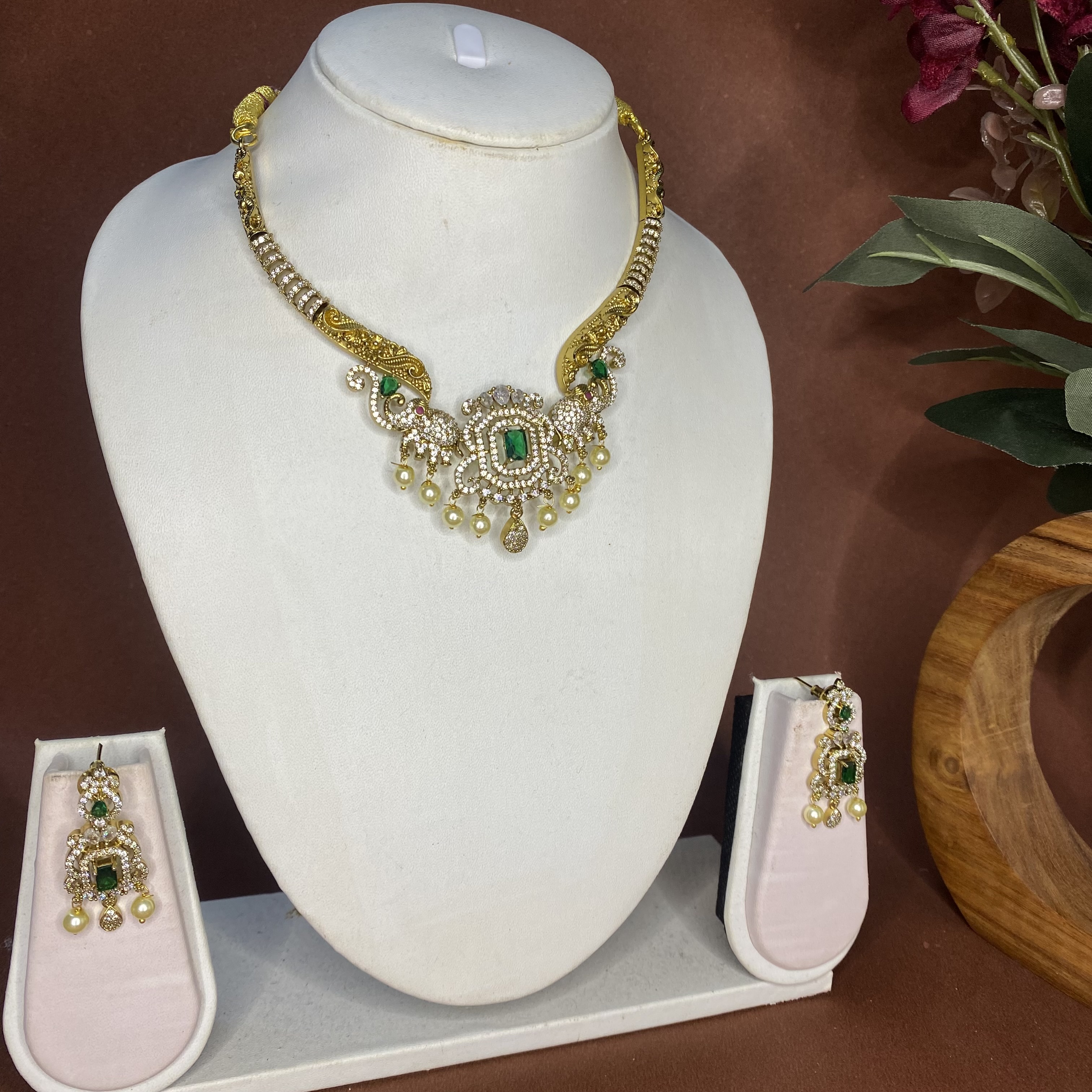 Emerald rich hasli HNS111