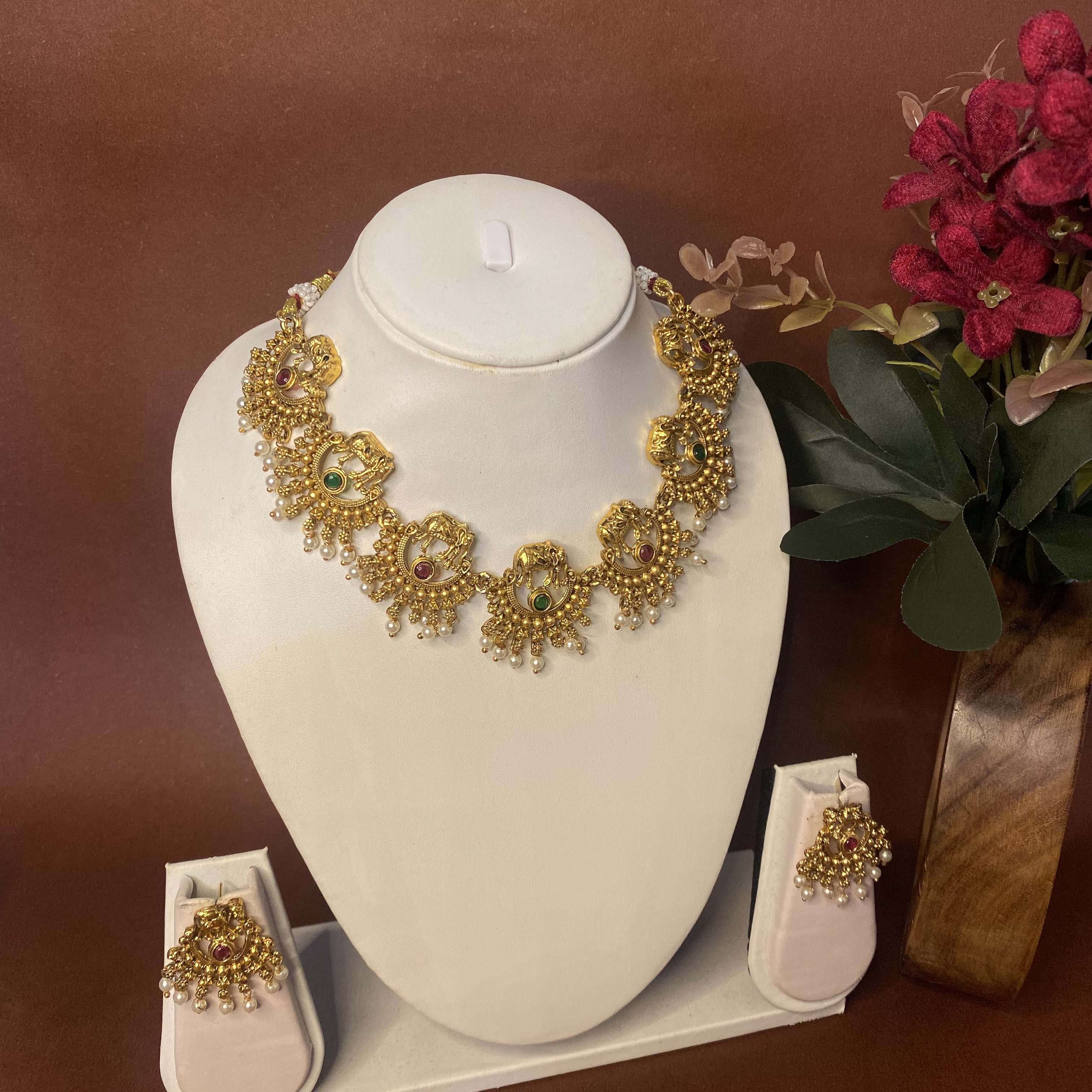 Elegant elephant motiff necklace Set TNS008