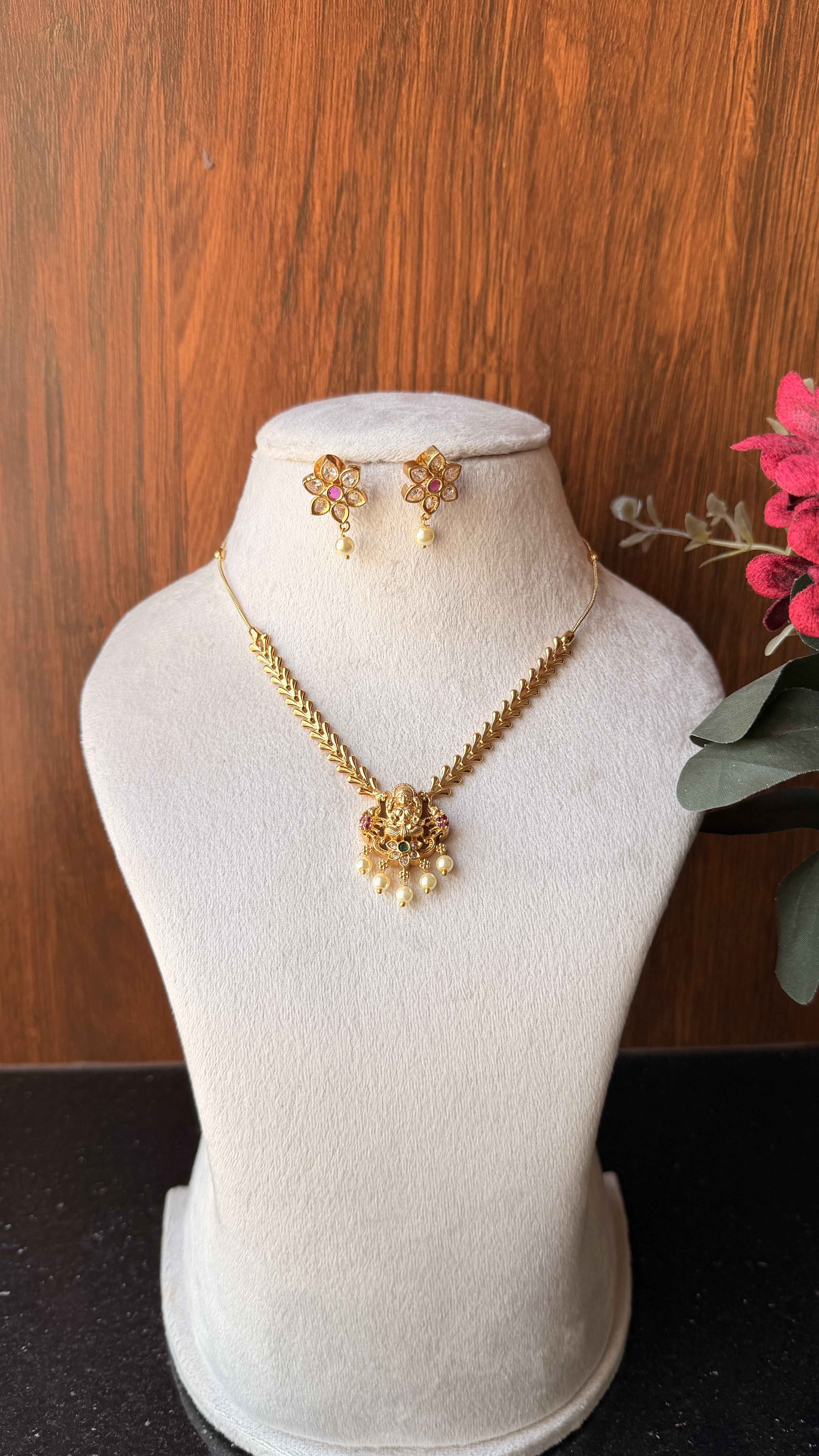 Budget lakshmi minima necklace TNS442