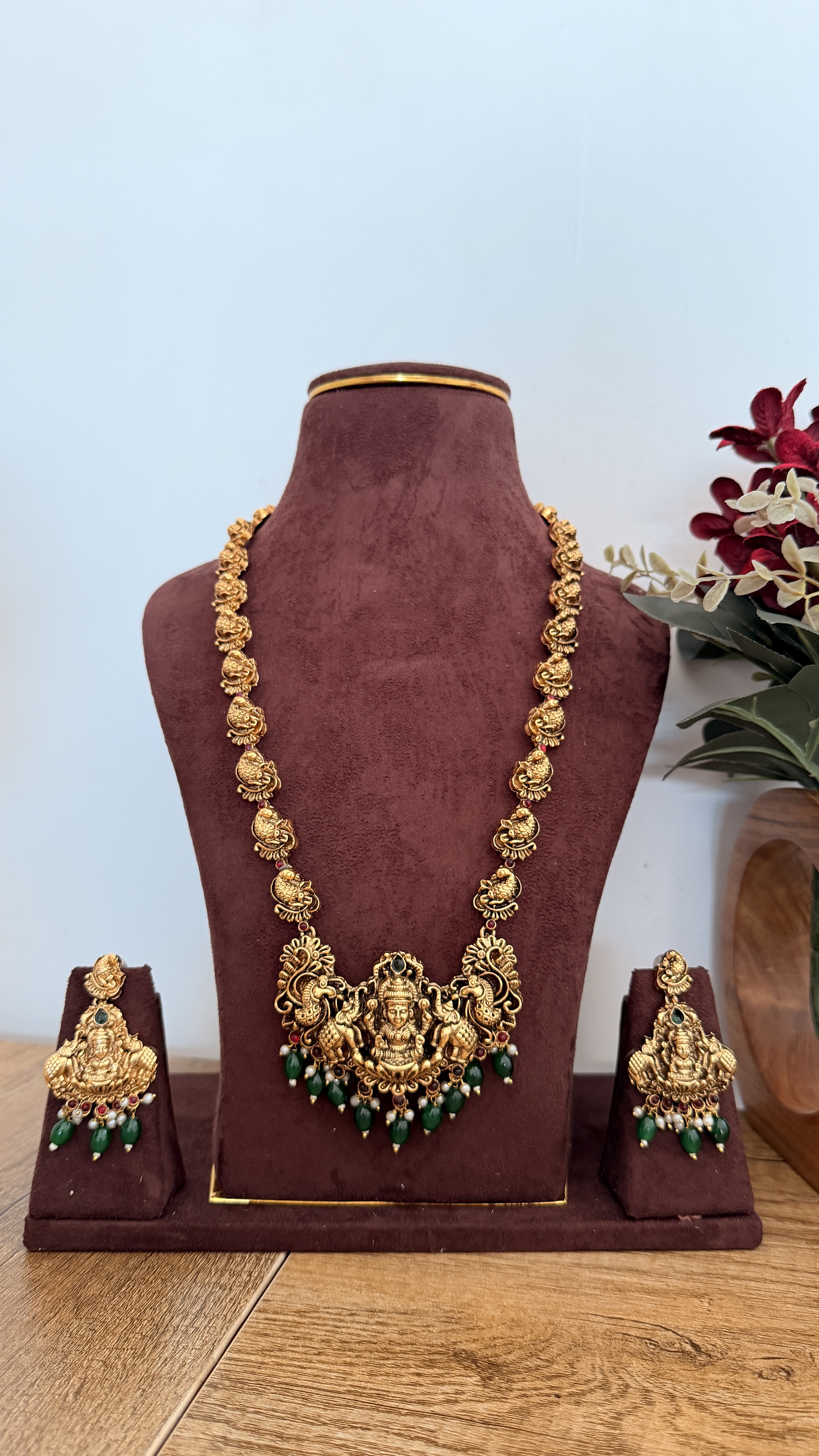 Detailed beauty haram HS968