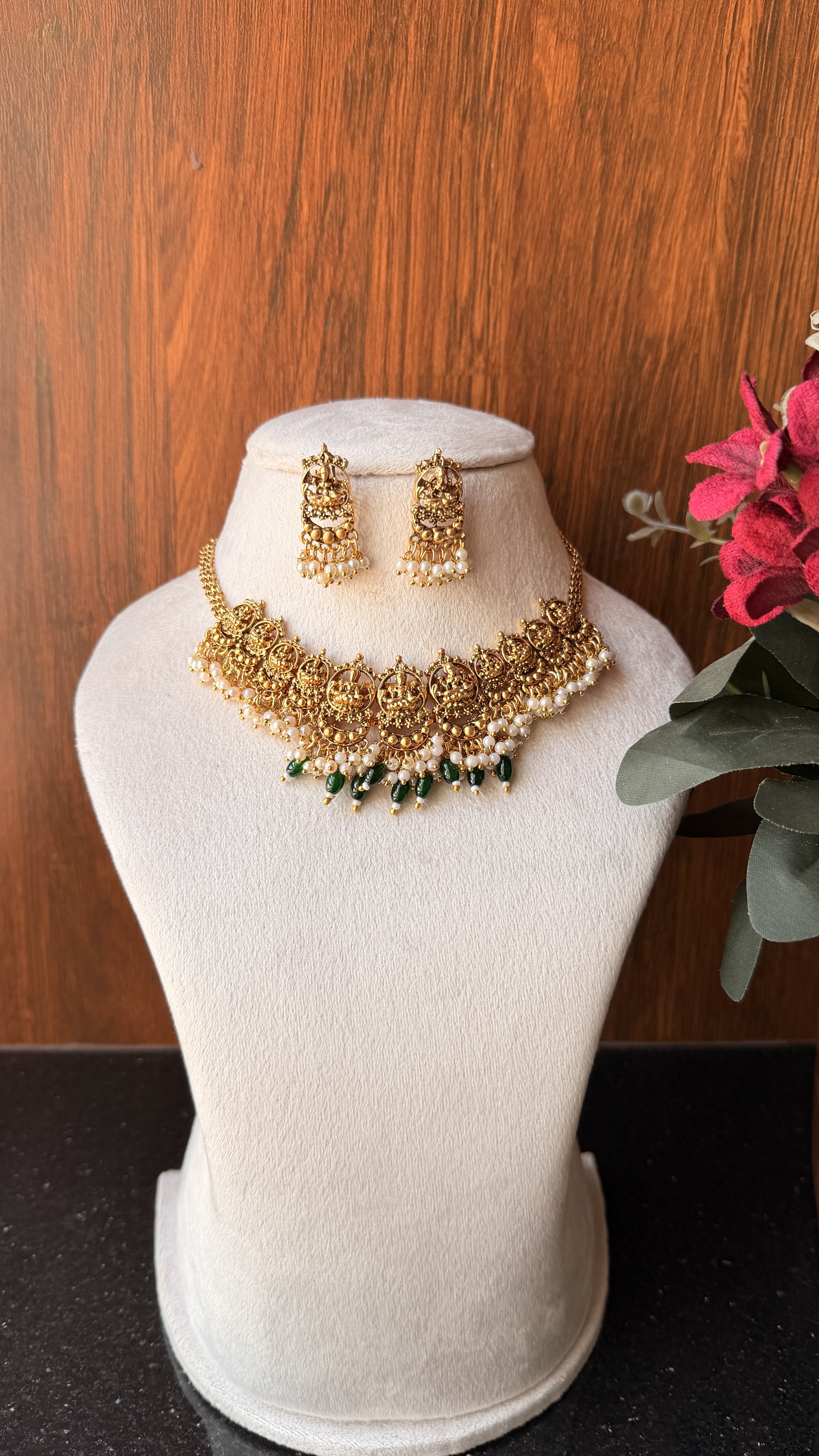 Matte finish lakshmi necklace TNS441