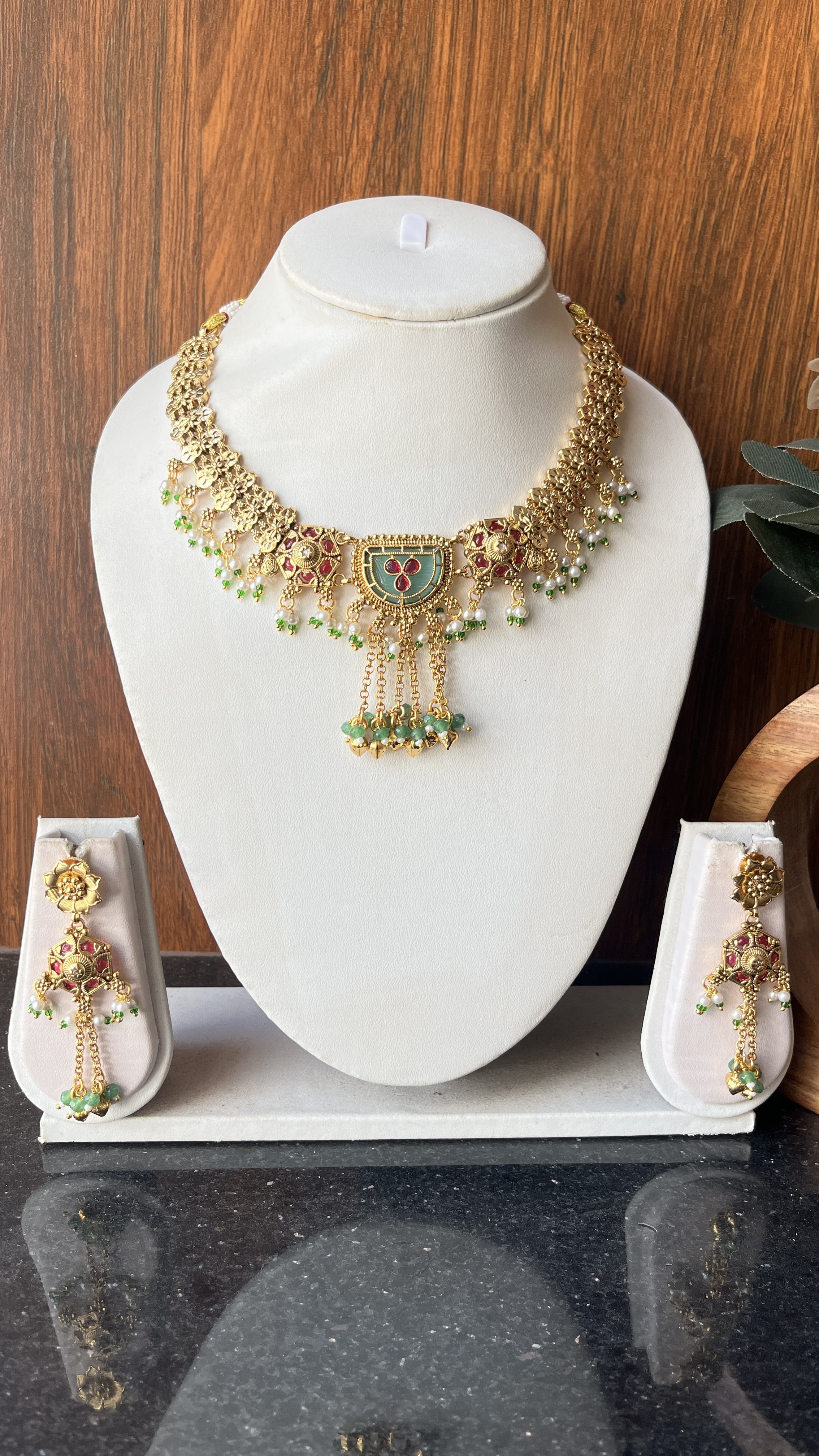 Green beads centre hangings RW001