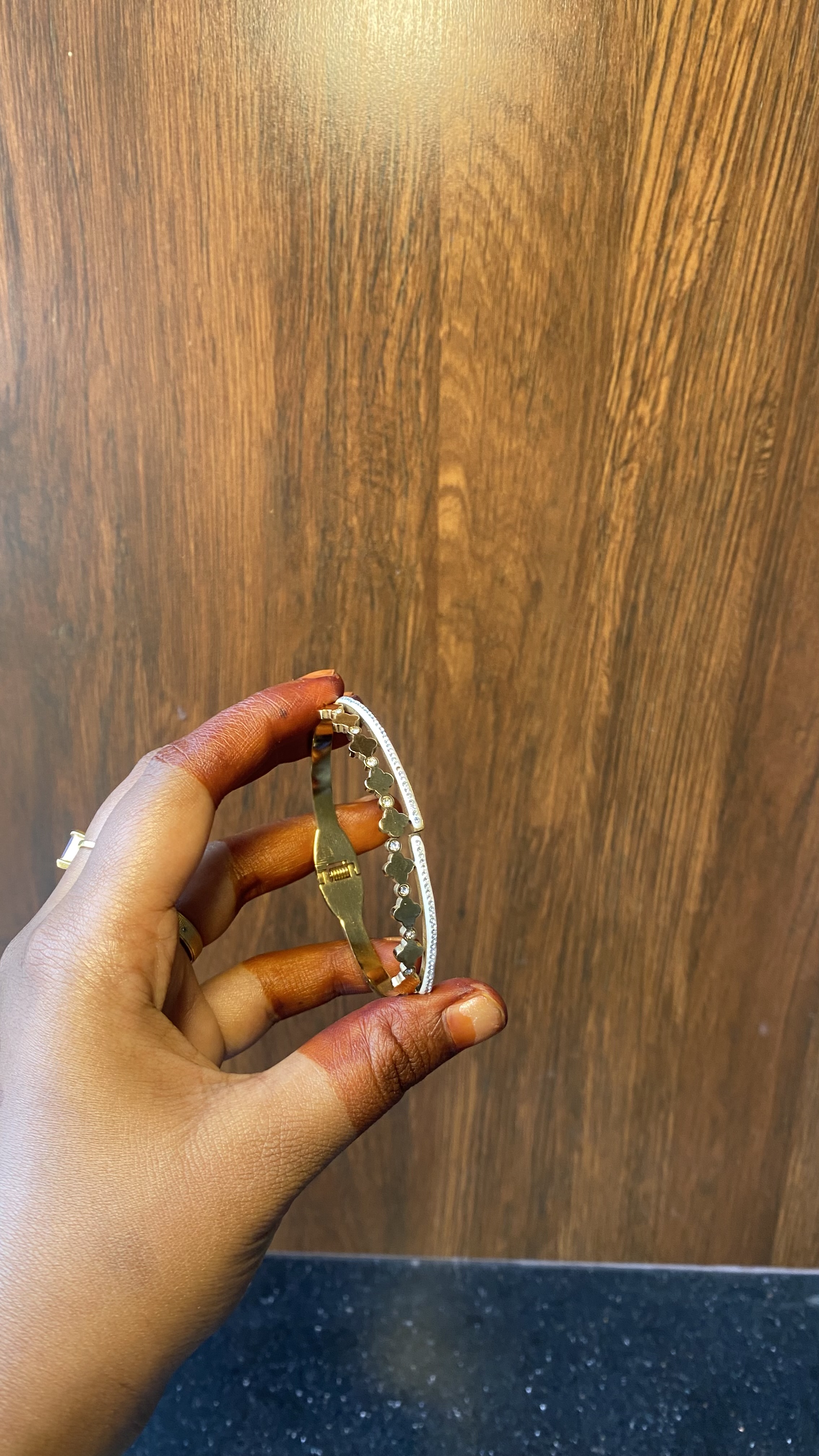 White stone n clover kada gold