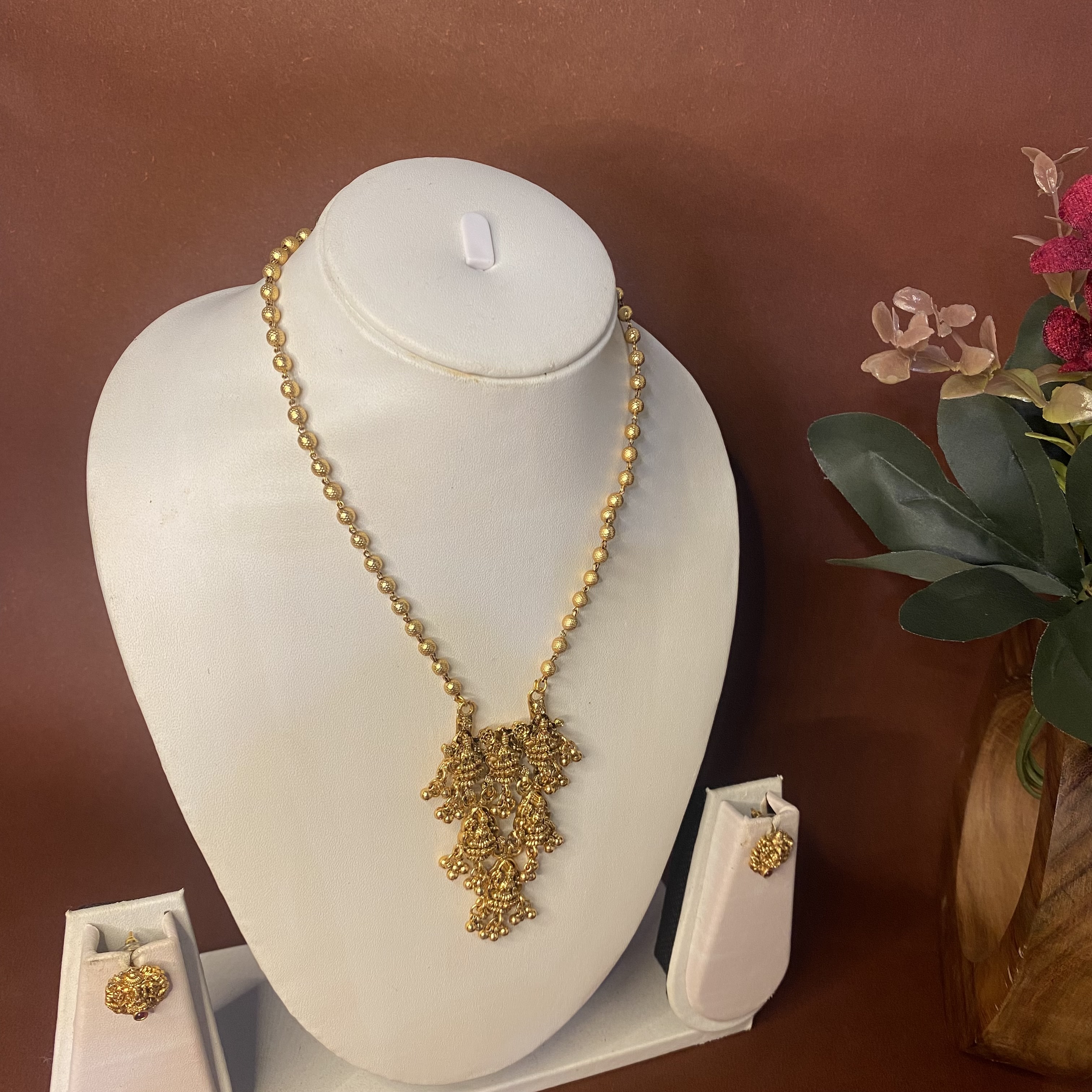 Elegant Gold Jewelry Set  TNS005